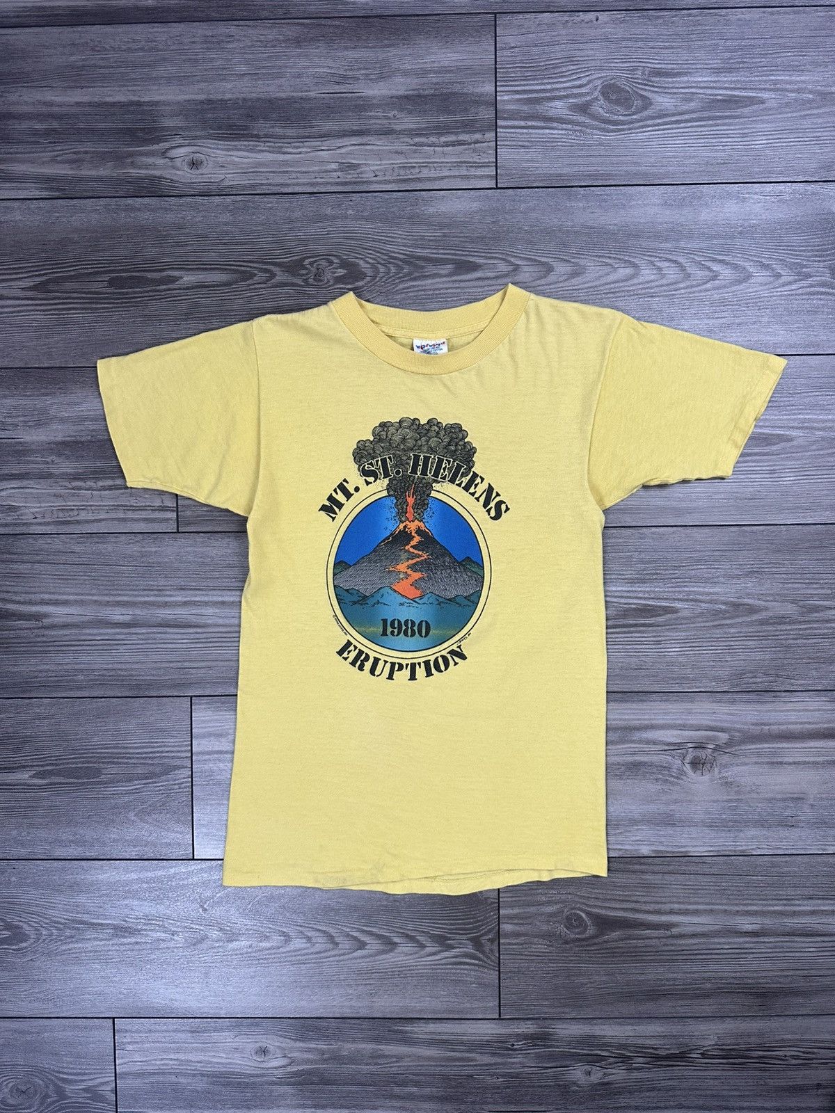 Vintage Rare Vintage 80’s Mt St Helens Eruption T Shirt Size US M / EU 48-50 / 2 - 1 Thumbnail