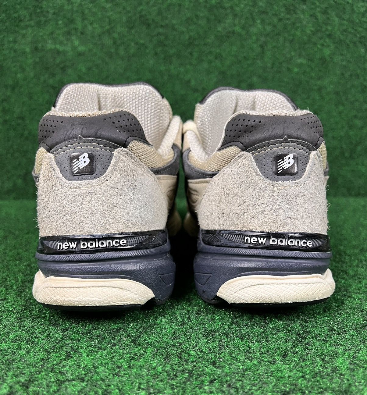 New Balance New Balance 990V3 Moonbeam/Macadamia Size 11 Size US 11 / EU 44 - 4 Thumbnail