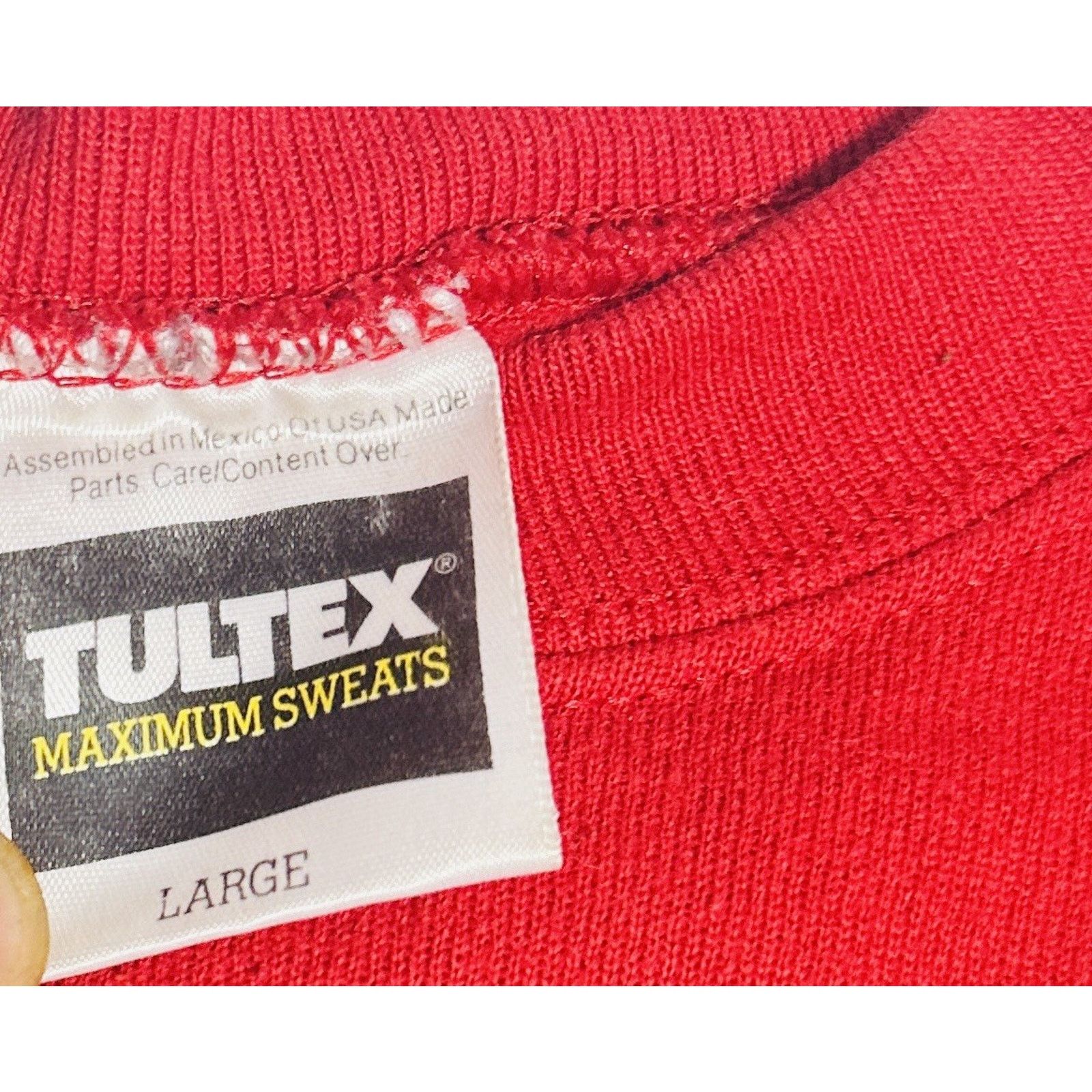Tultex Vtg Aop Looney Tunes Bugs Bunny Daffy Red Xmas Sweatshirt L Size US L / EU 52-54 / 3 - 7 Thumbnail