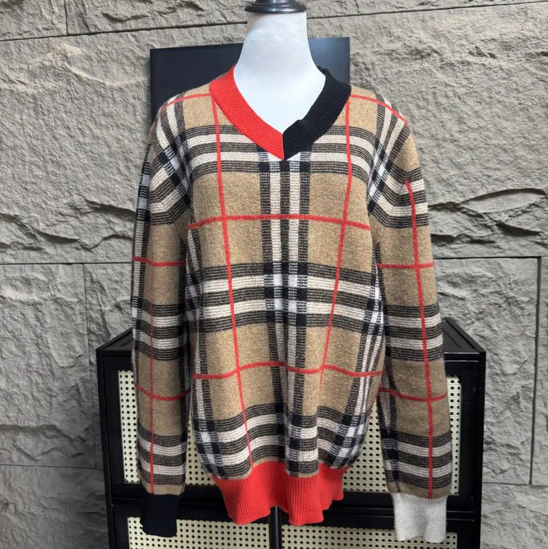 Burberry Burberry Color-Block Wool Knit Sweater Size L / US 10 / IT 46 - 1 Thumbnail