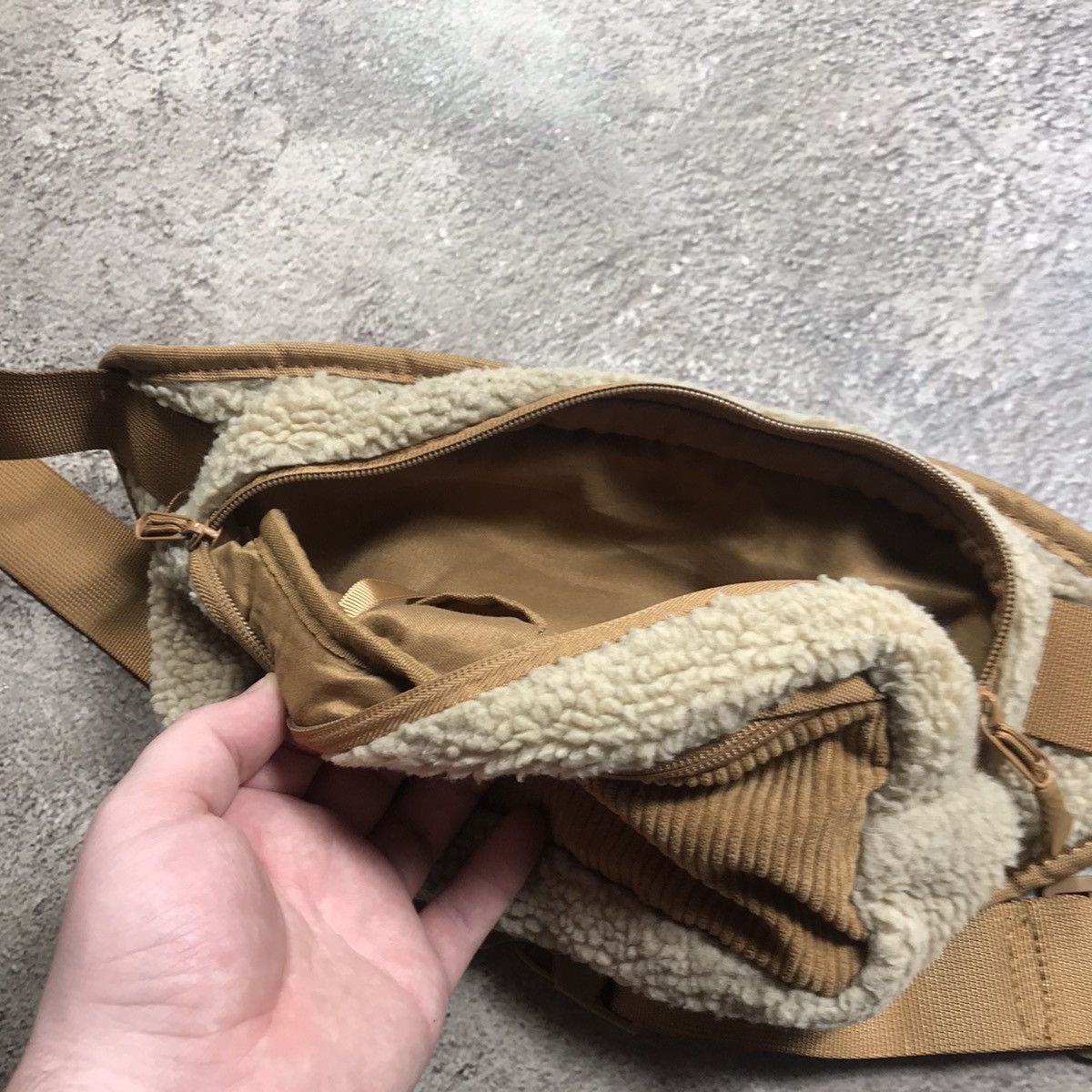 Vintage Vintage 90s Banana Waist Bag Japan Y2K Streetwear Tapered OS Size ONE SIZE - 5 Thumbnail