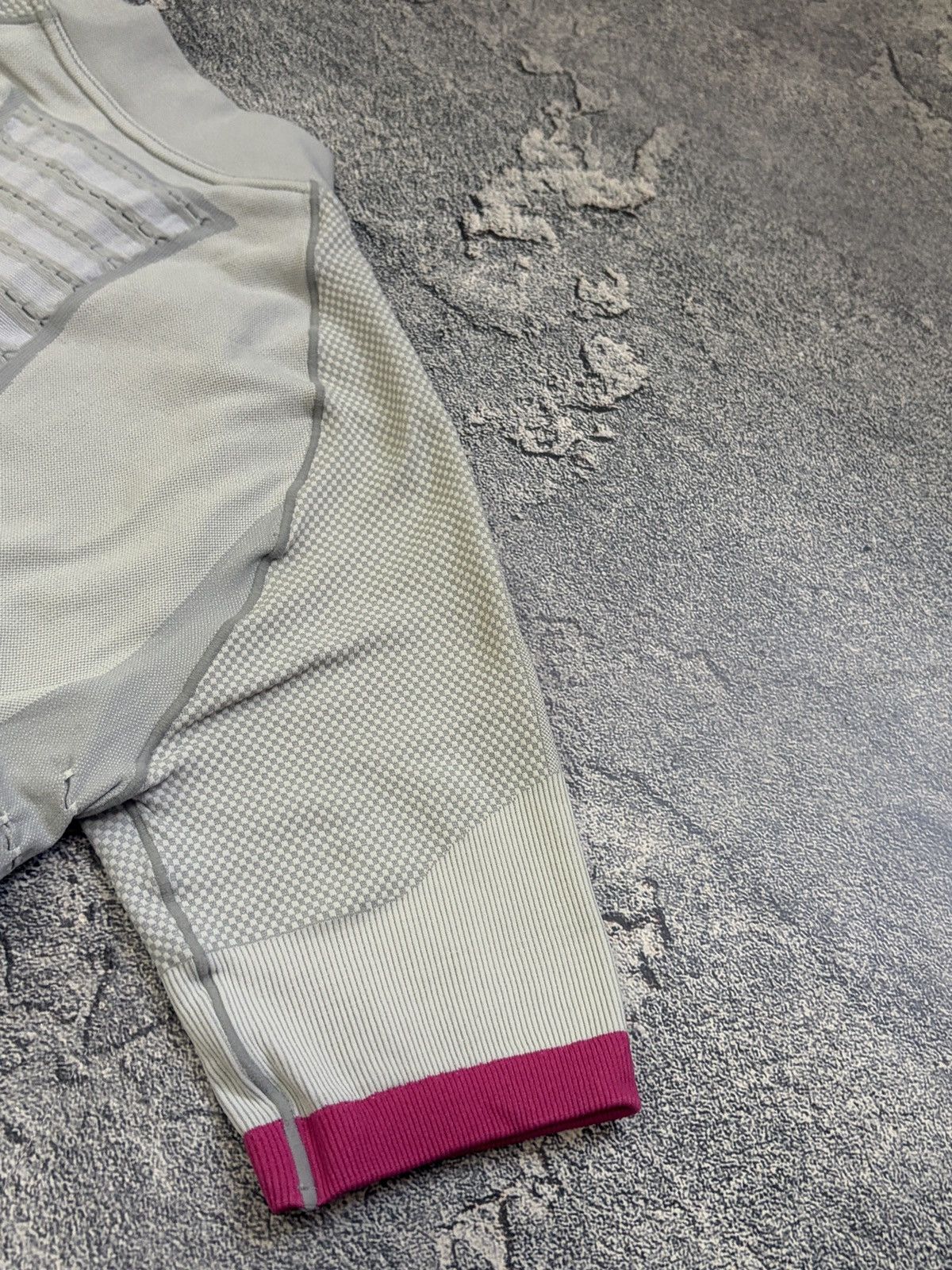 Vintage X-Bionic Lady Bike Race Short Sleeve Jersey Gray/Pink Size M Size M / US 6-8 / IT 42-44 - 7 Thumbnail