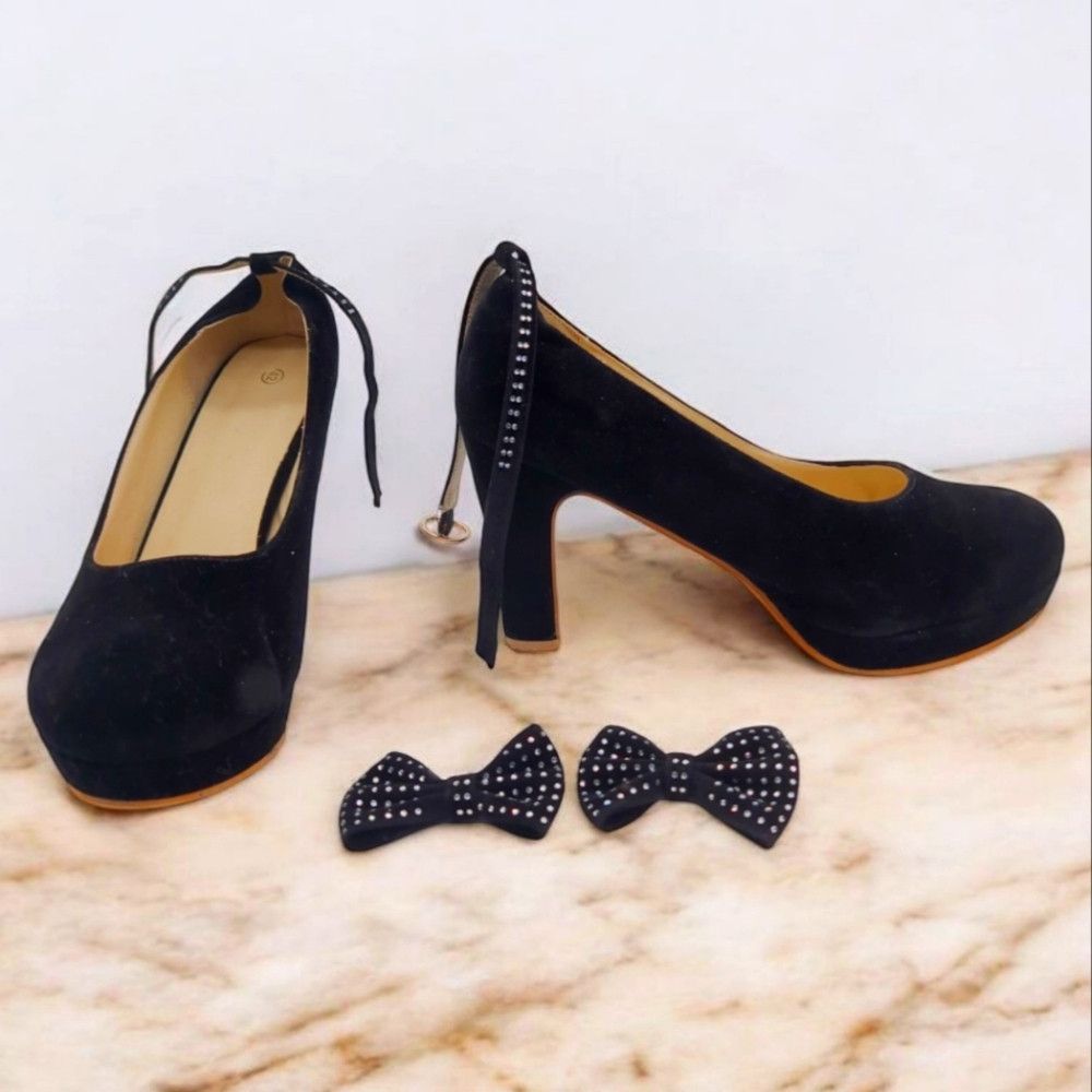 Designer Elegant Black Women's Heels with Bow Accents Velvet Sz 10 Size US 10 / IT 40 - 1 Thumbnail