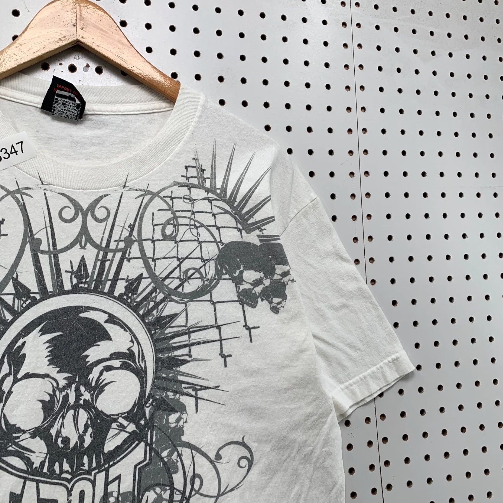 Tapout VINTAGE Tap Out Skull Shirt Mens Large White Y2K MMA Affliction Made USA Size US L / EU 52-54 / 3 - 7 Thumbnail