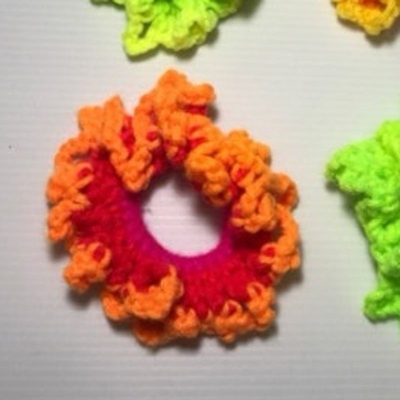 Handmade NWT Neon Handmade Crocheted Hair Scrunchie by Dawny Set of 4 Size ONE SIZE - 3 Thumbnail