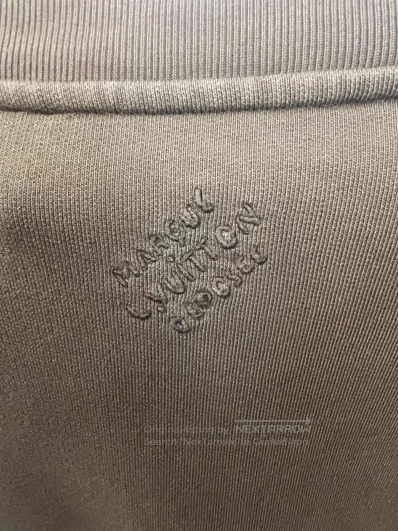 Louis Vuitton Louis Vuitton Fei Dong's studded logo army green sweatshir Size US XL / EU 56 / 4 - 3 Thumbnail