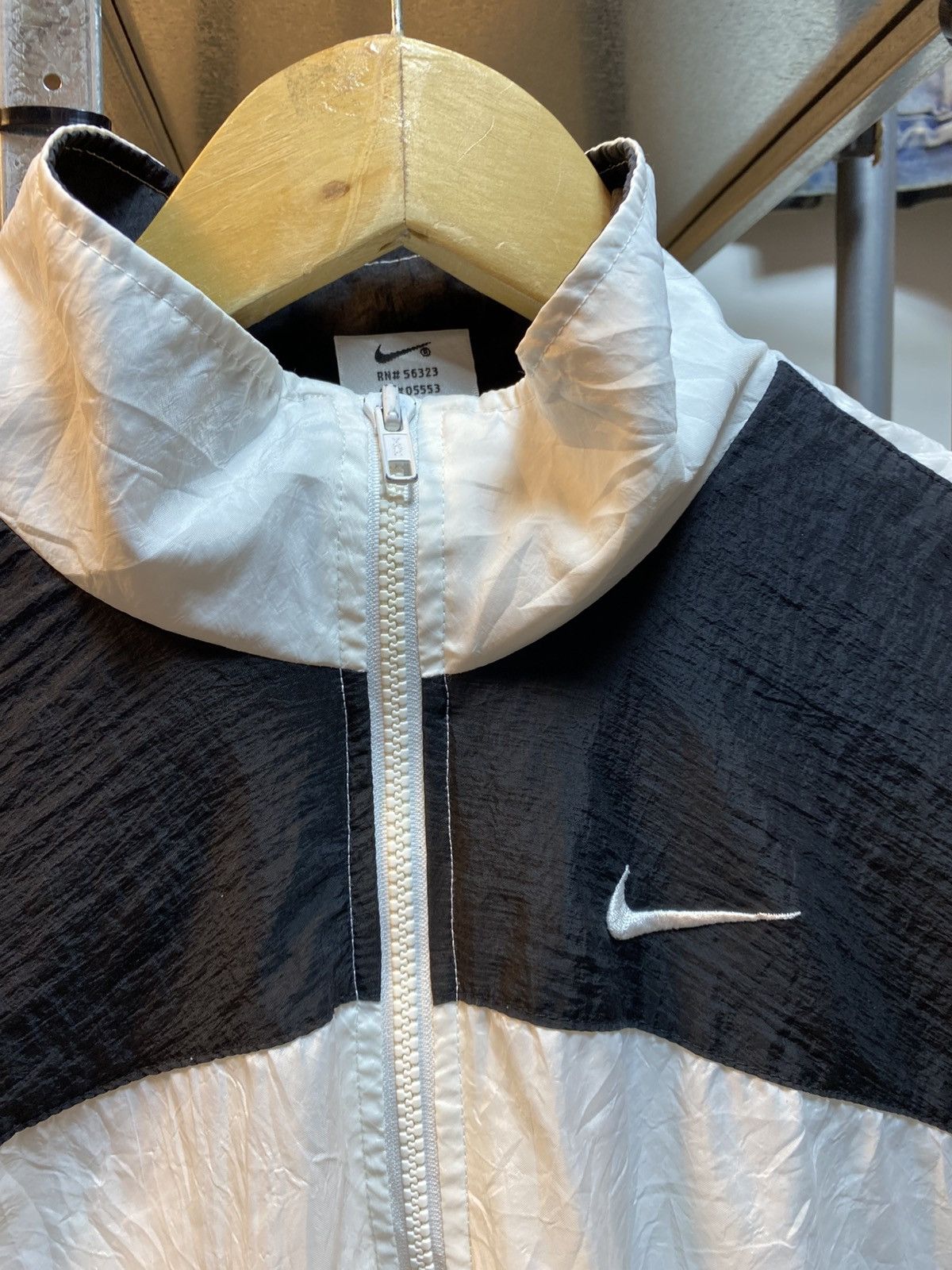 Nike Vintage Nike Swoosh Windbreaker Jacket Size US S / EU 44-46 / 1 - 5 Thumbnail