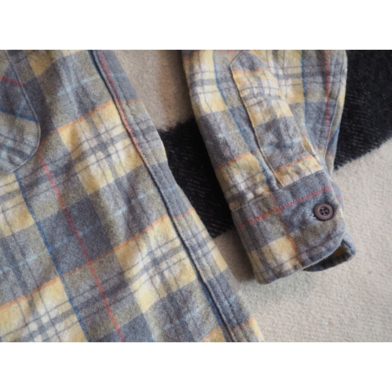 Pendleton VTG Pendleton Wool Shirt Mens S 1960s 60s Yellow Gray Loop Flap Pocket Button-Front Wool Rockabilly USA Board Shirt Size US S / EU 44-46 / 1 - 8 Thumbnail
