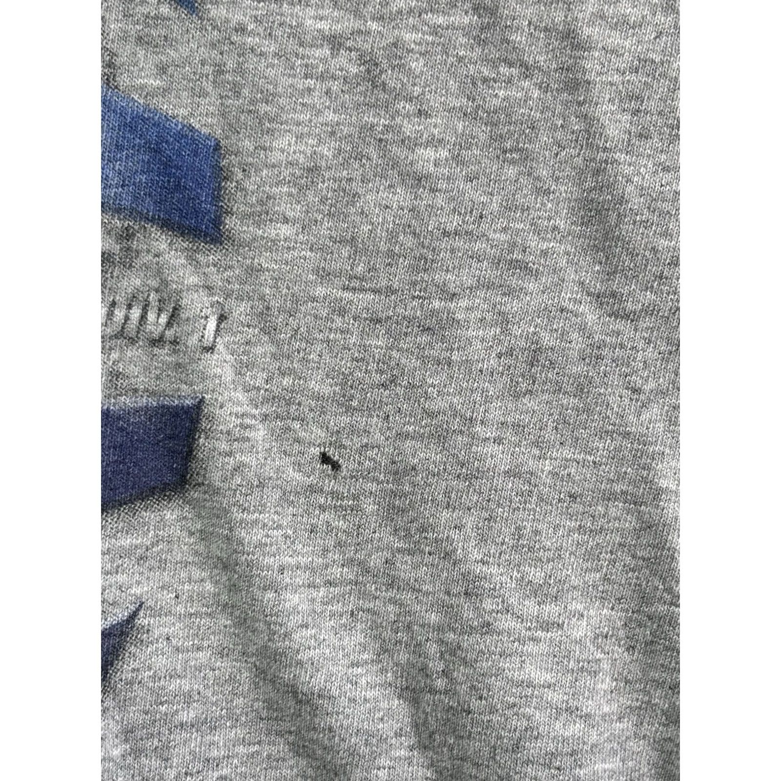 Vintage VINTAGE AND UConn Huskies T-Shirt Graphic Sport Size XL Men Gray White Nike? Size US XL / EU 56 / 4 - 5 Thumbnail