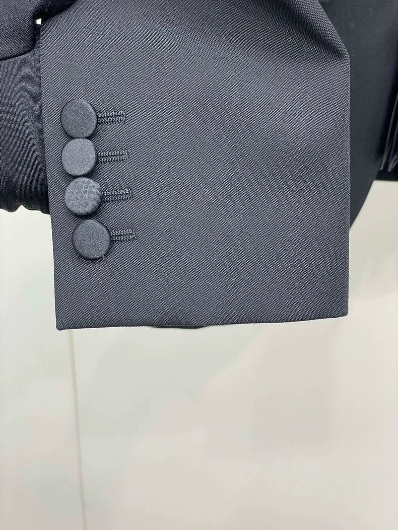 Yves Saint Laurent saint laurent Black suit with large lapels blazer 2503-Next Size S / US 4 / IT 40 - 4 Thumbnail