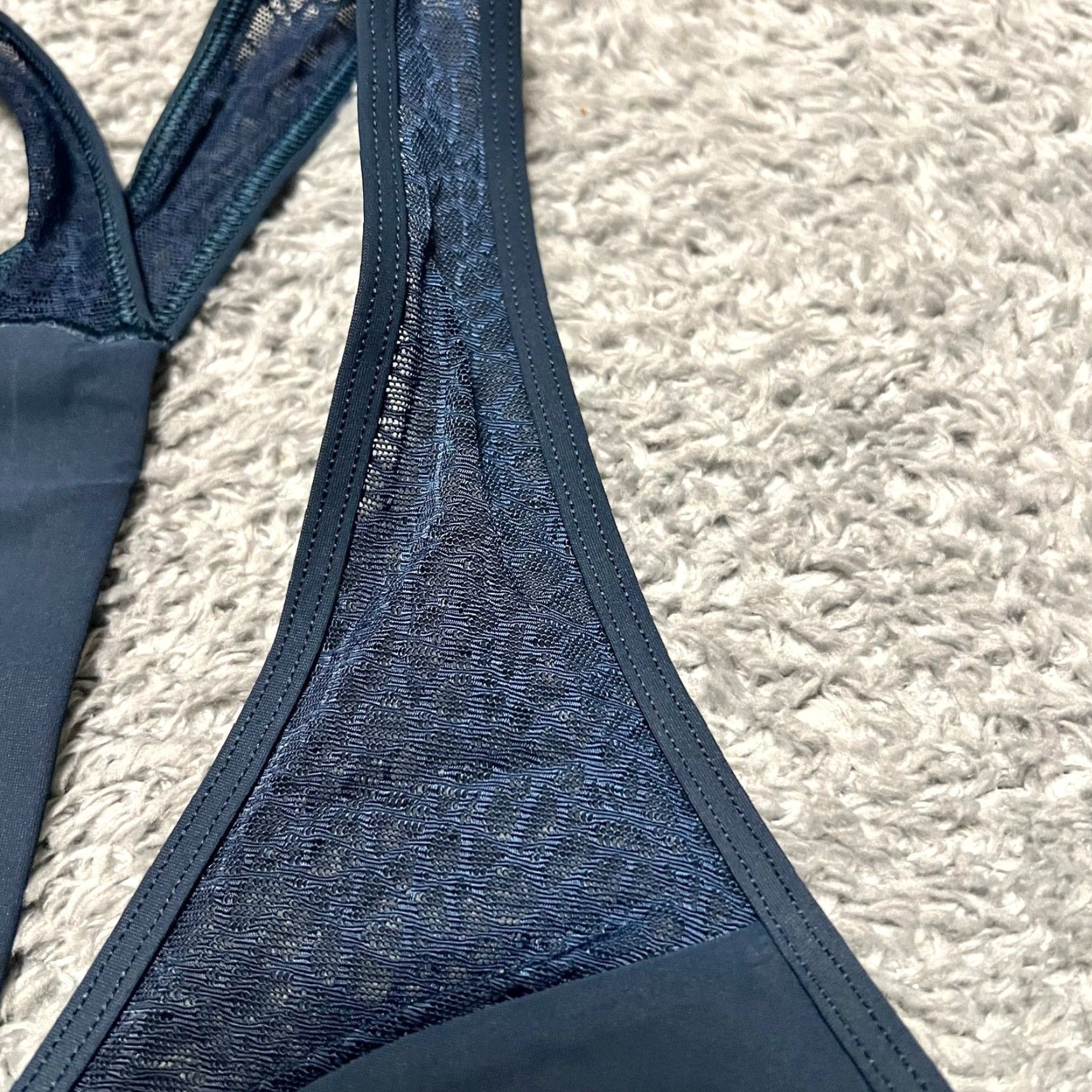 Lululemon Lululemon Sports Bra Womens 8 Twist & Train Bra Blue M Bralette Shirt? Size ONE SIZE - 2 Thumbnail