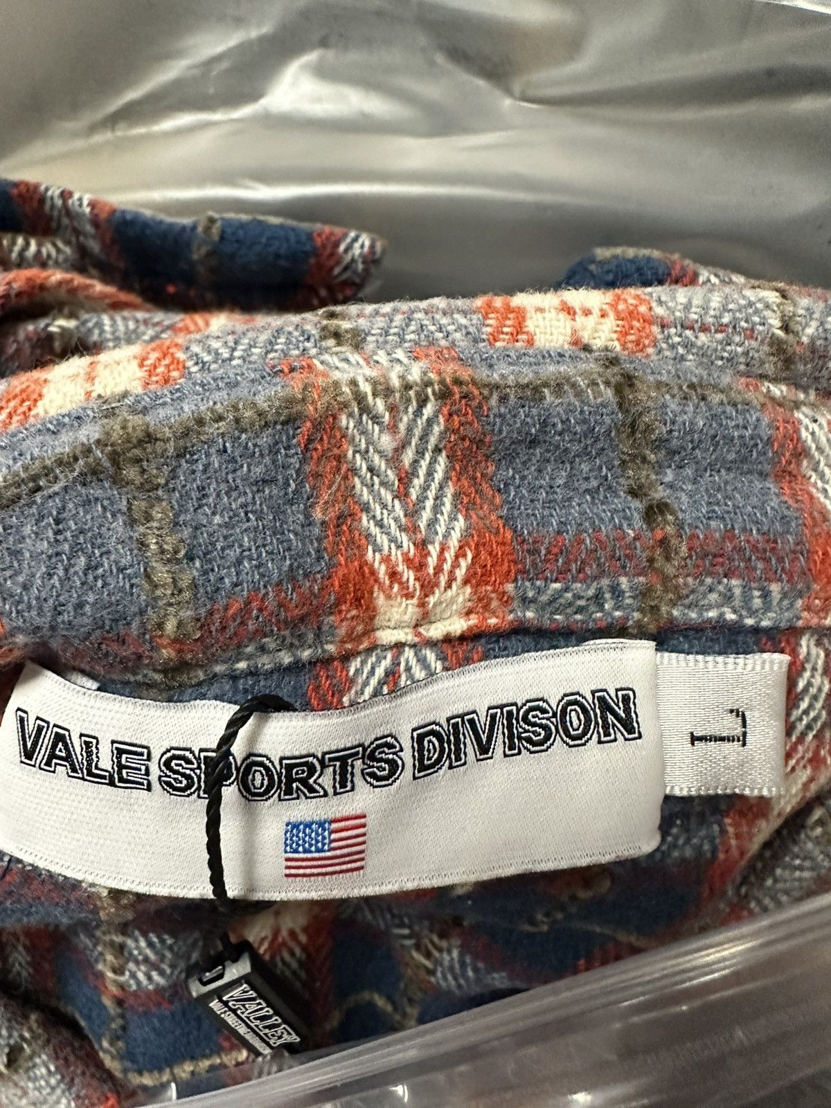 Vale Vale valley button up rhinestone new large Size US L / EU 52-54 / 3 - 5 Thumbnail
