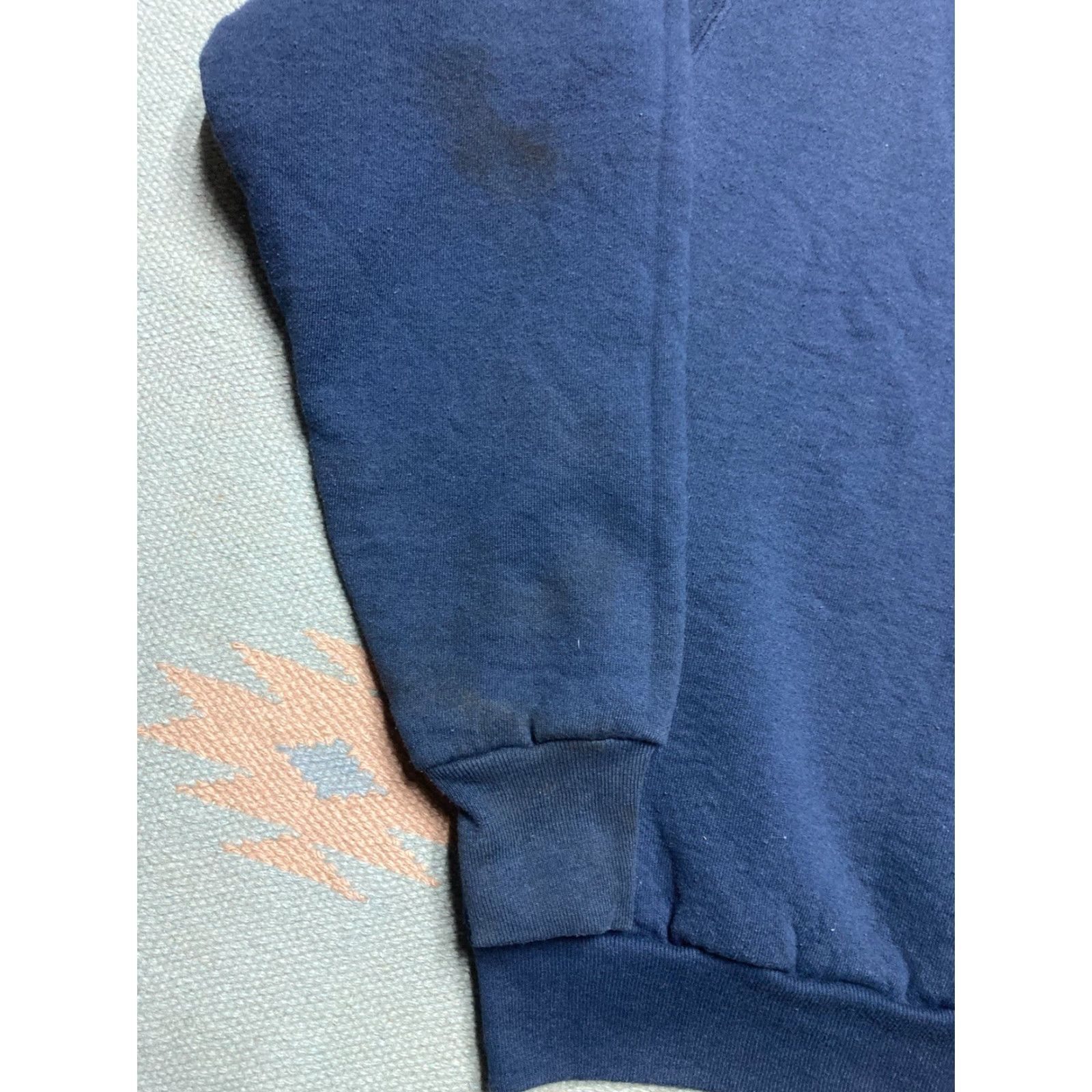 Guess VINTAGE 90s GUES SLOGO CREWNECK SWEATSHIRT BLUE NAVY XL MEN Logo Pullover Stained Made in USA Size US XL / EU 56 / 4 - 8 Thumbnail