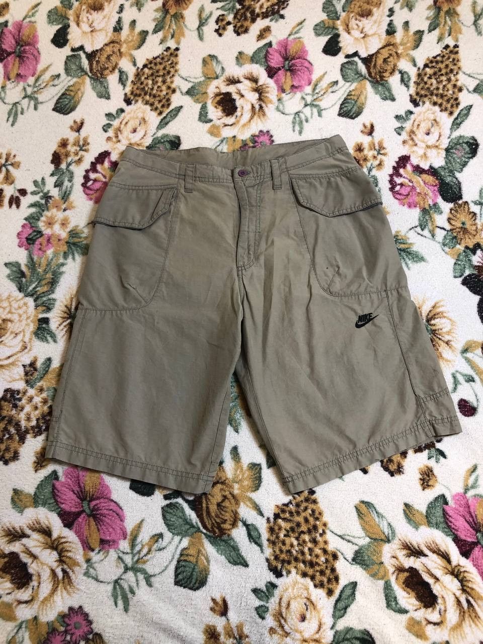 Nike Nike Cargo Board Shorts Beige Summer Y2K Dual Pockets Size US 32 / EU 48 - 1 Thumbnail