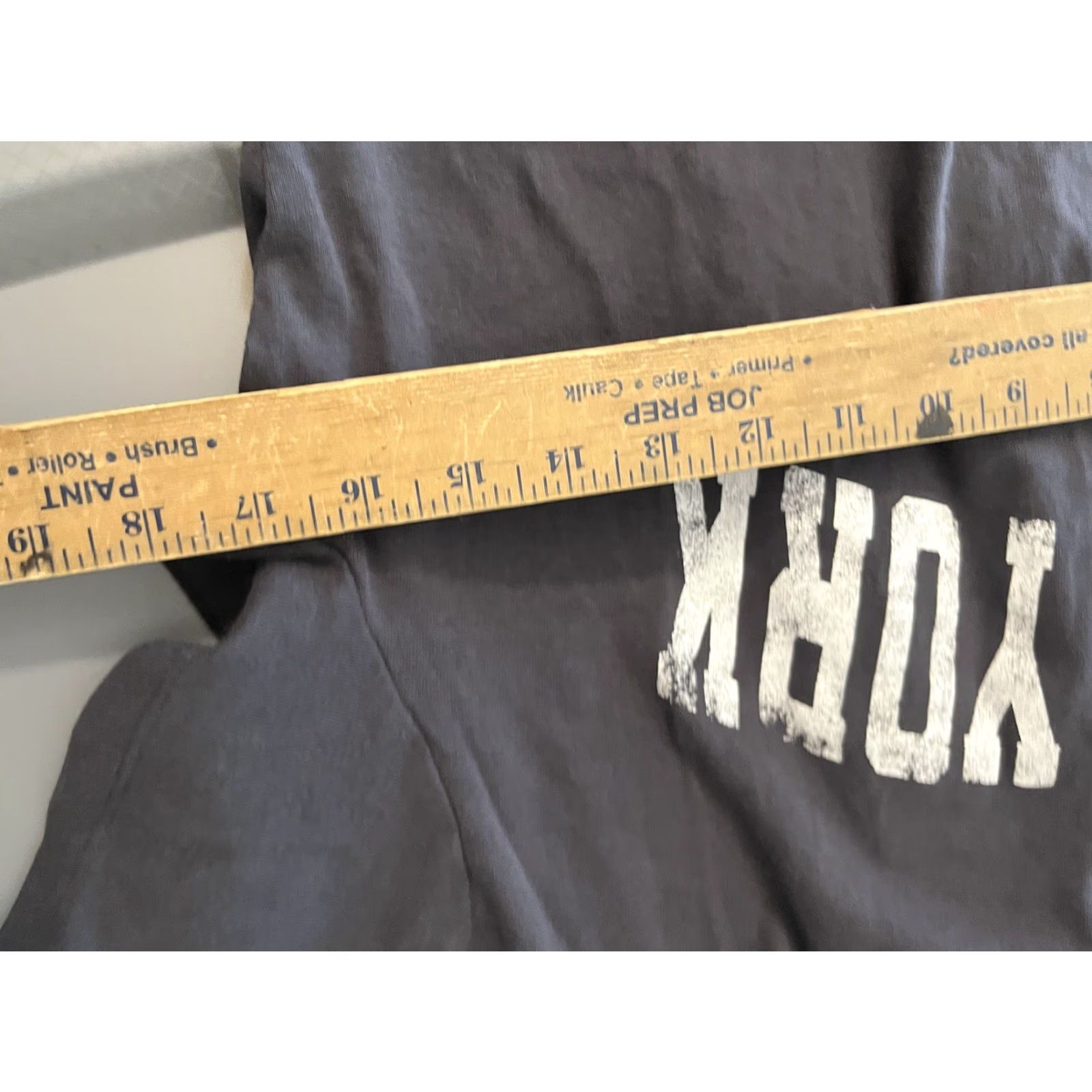 H&M H&M Woman’s Small New York Graphic T-Shirt Gray Shirt Small Womens Graphic NY Gray H&M Size S / US 4 / IT 40 - 4 Thumbnail