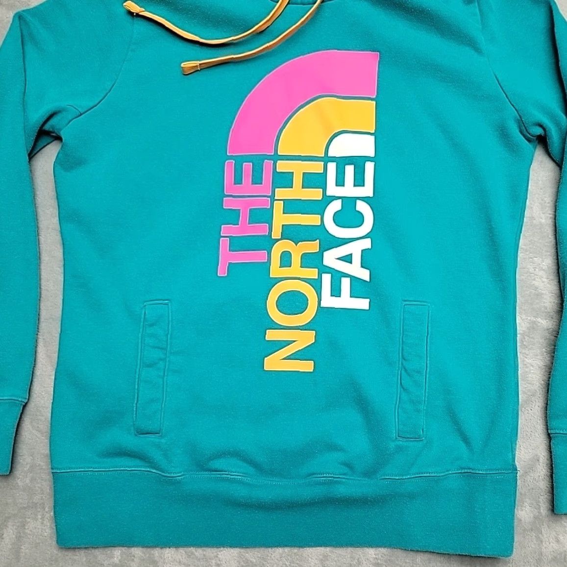 The North Face VINTAGE The North Face Hoodie Womens L Green Logo Front Hooded Pullover Sweatshirt Size L / US 10 / IT 46 - 2 Thumbnail