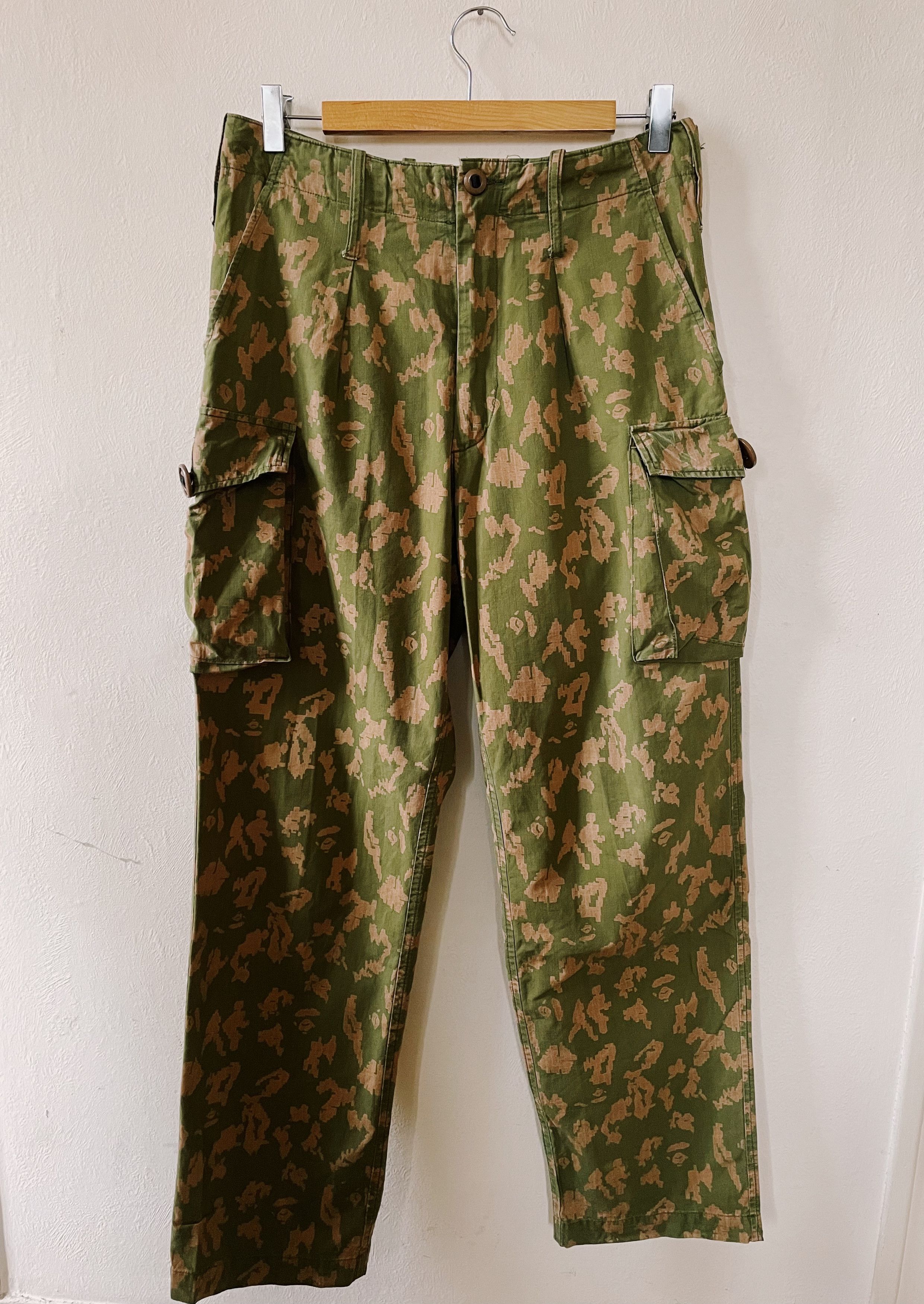 Bape × Nigo × Vintage Vintage Y2K Bape A Bathing Ape Digi Camo Cargo Pants Size US 32 / EU 48 - 2 Thumbnail
