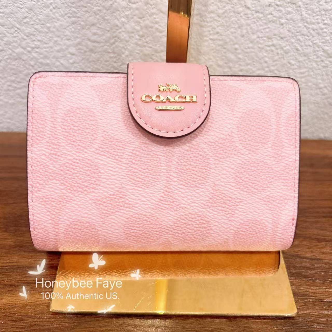 Coach Medium Corner Zip Wallet In Signature Canvas CW786 Size ONE SIZE - 1 Thumbnail