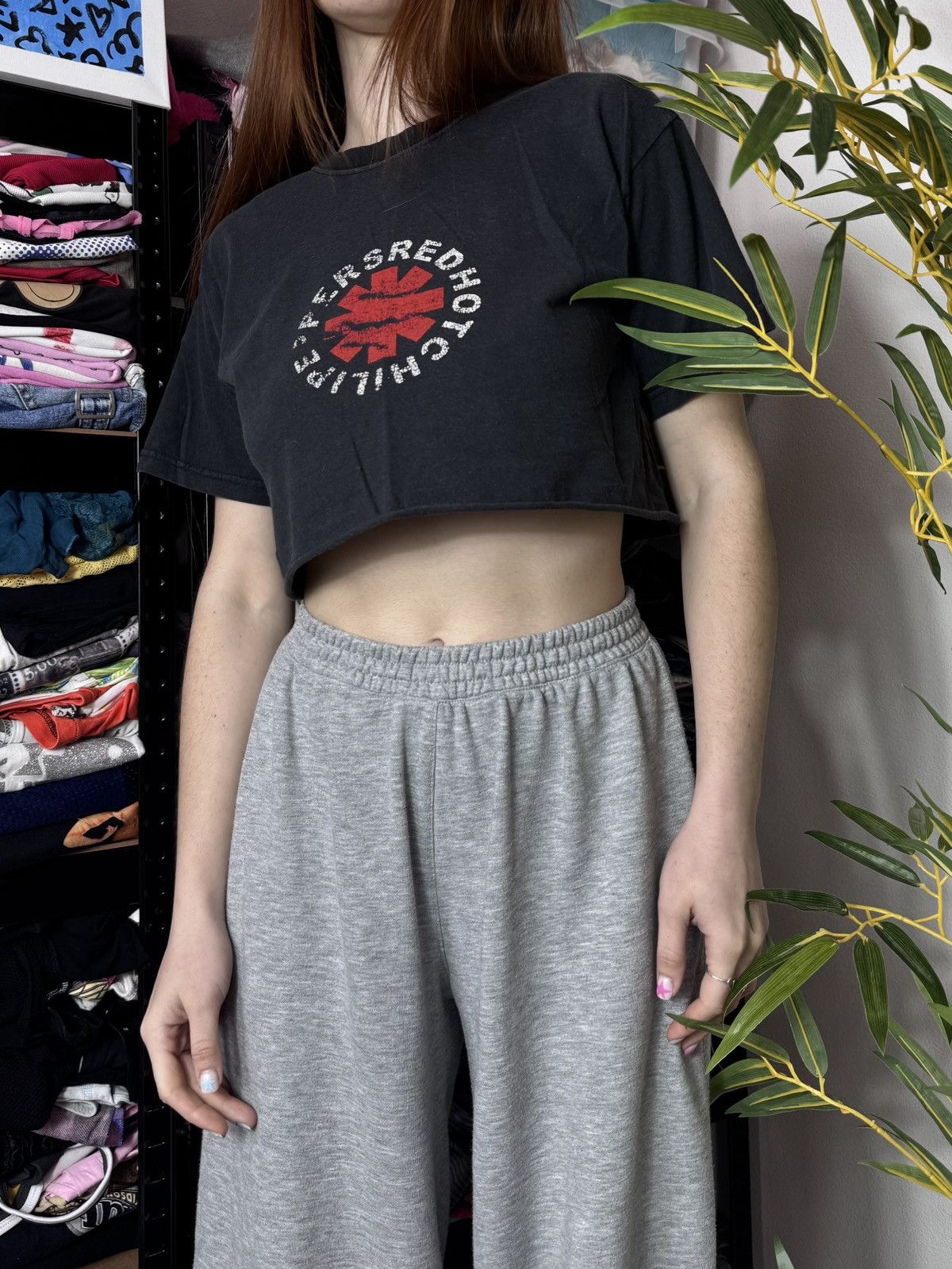 Band Tees VINTAGE RED HOT CHILI PEPPERS CROPPED TEE SHIRT Size S / US 4 / IT 40 - 1 Thumbnail