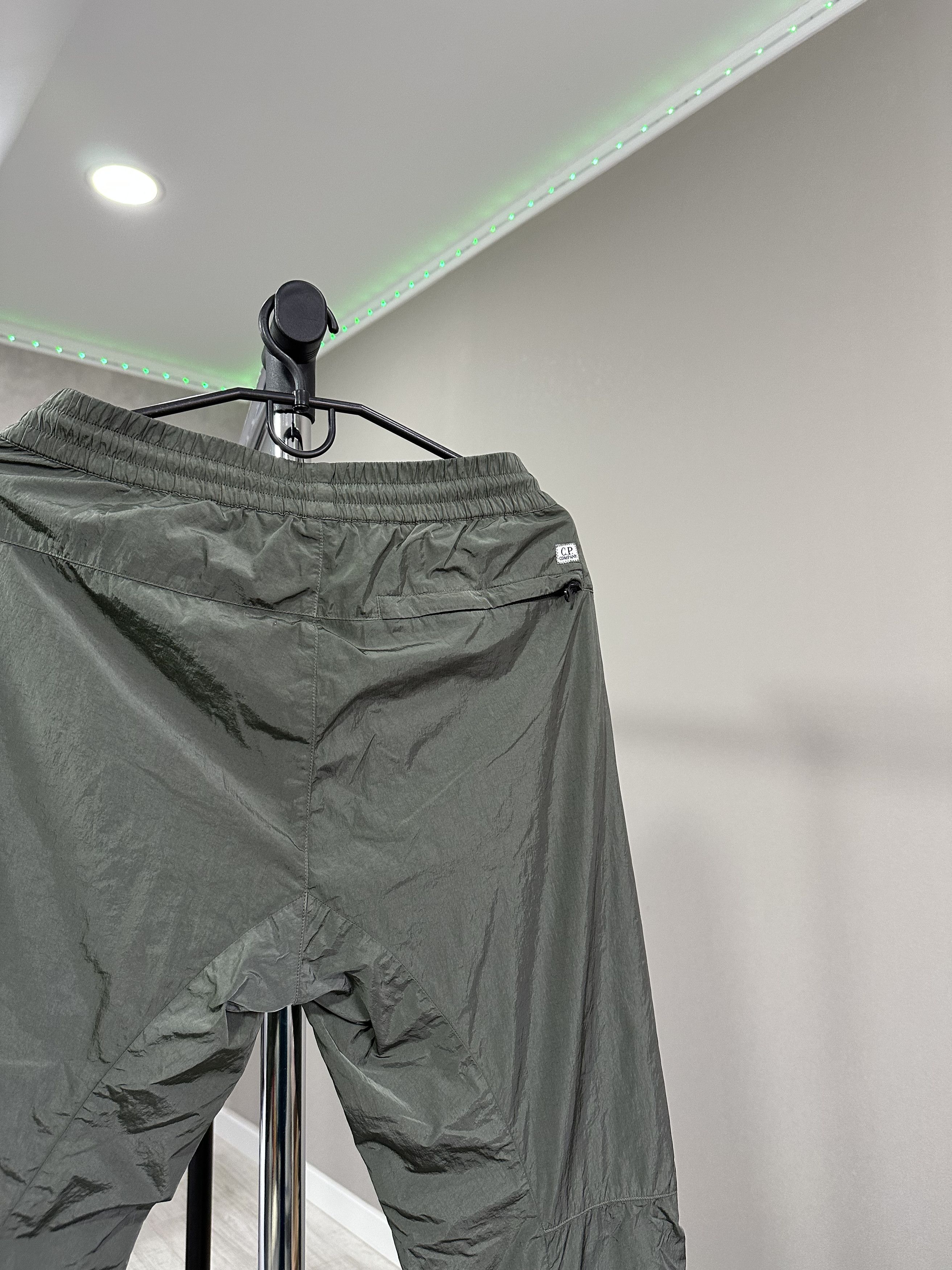 C.P. Company BNWT! C.P. Company Cargo Pants Size US 26 / EU 42 - 6 Thumbnail