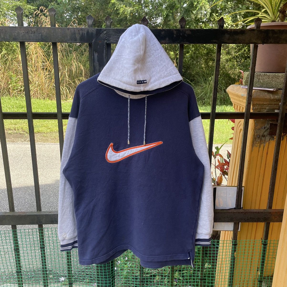 Nike × Vintage 🔥Vintage 90s Nike Embroidered Swoosh Logo Sweat Hoodie Size US M / EU 48-50 / 2 - 1 Thumbnail