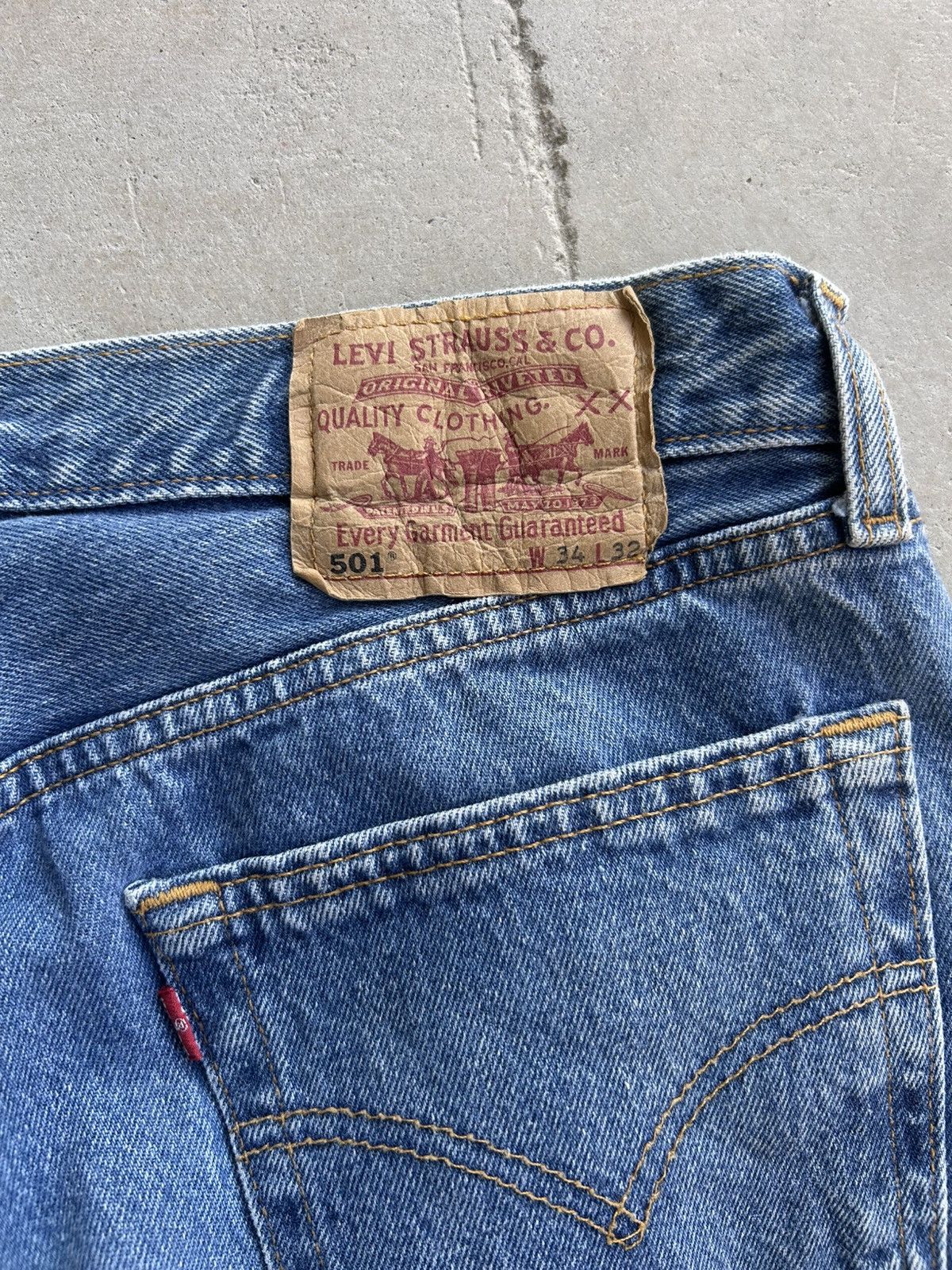 Levi's × Vintage Vintage 90s Levi’s 501 Medium Wash Distressed Jeans Size US 30 / EU 46 - 5 Thumbnail