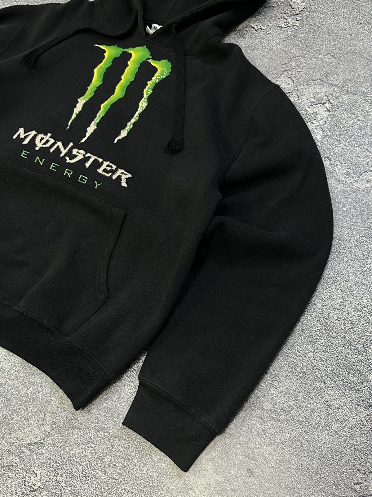 Vintage Vintage Y2k Monster Energy Black Boxy Hoodie Size S Size US S / EU 44-46 / 1 - 2 Thumbnail