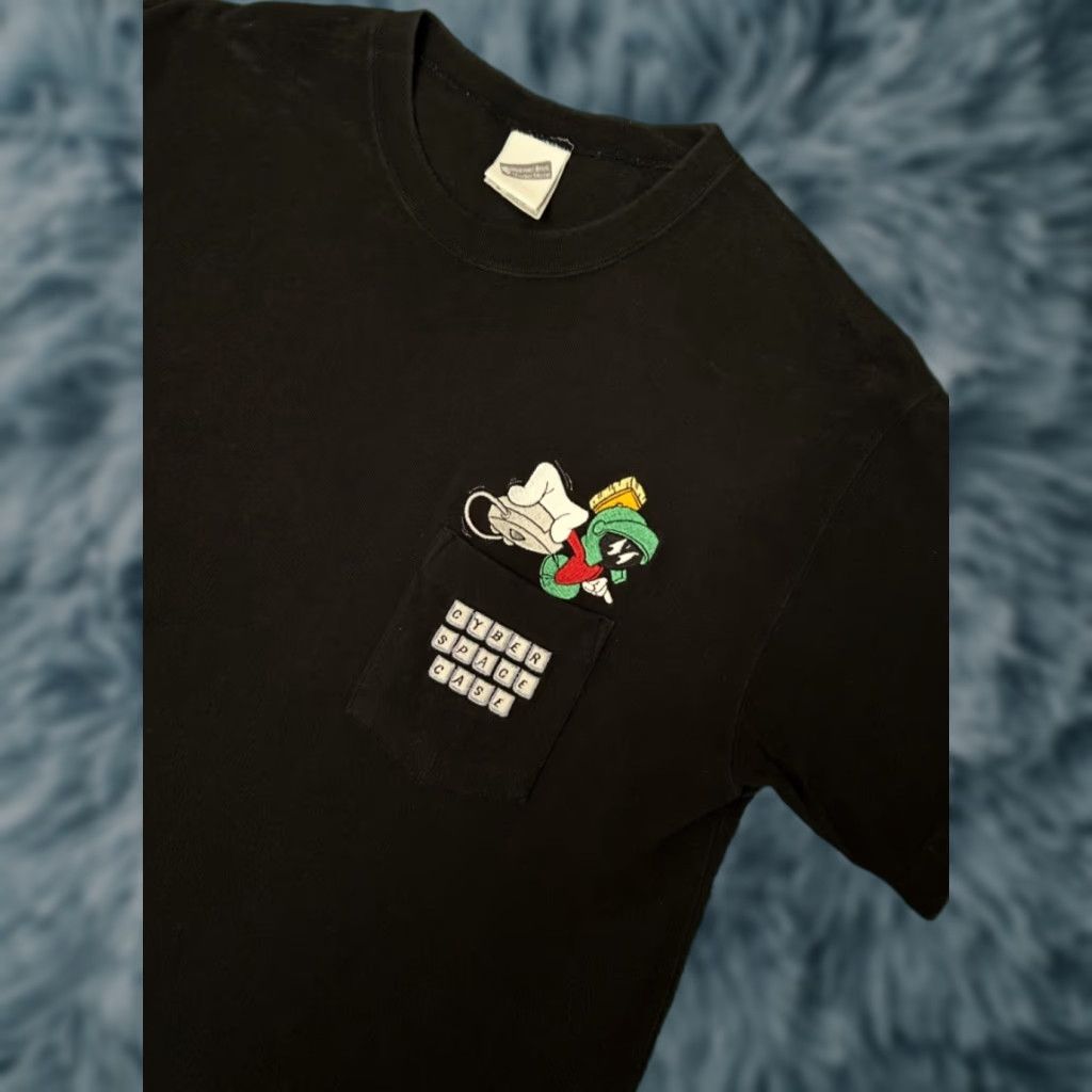 Vintage VINTAGE Marvin The Martian Embroidered Pocket Tee Shirt 90s Looney Tunes Men S Black Small Short Sleeve Tee Shirt Size US S / EU 44-46 / 1 - 1 Thumbnail