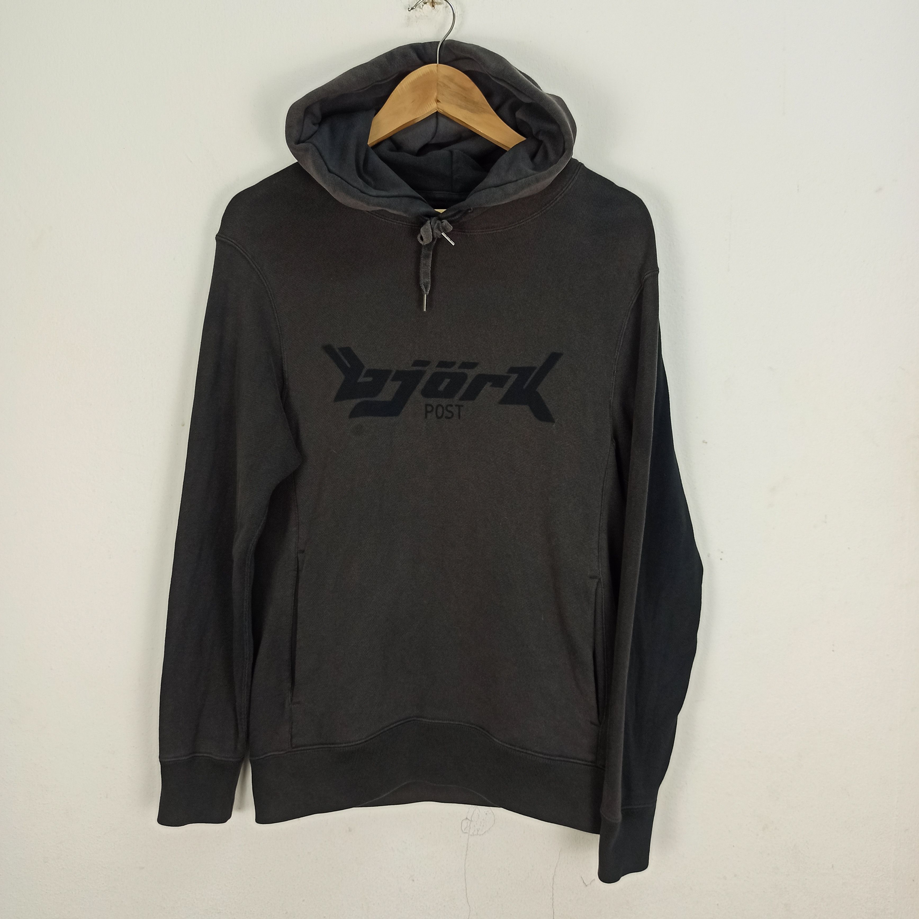 Japanese Brand 🔥SUN FADED🔥Hoodie Uniqlo CUSTOM LOGO Size US S / EU 44-46 / 1 - 3 Thumbnail
