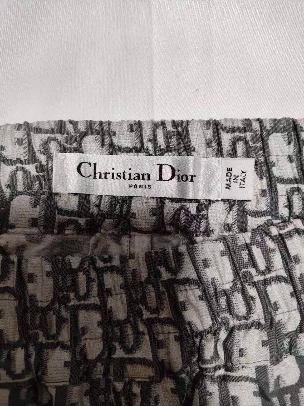 Dior DIOR Printed Technical Taffeta Jacquard Mid-Rise Shorts K13 Size 34" / US 12 / IT 48 - 4 Thumbnail