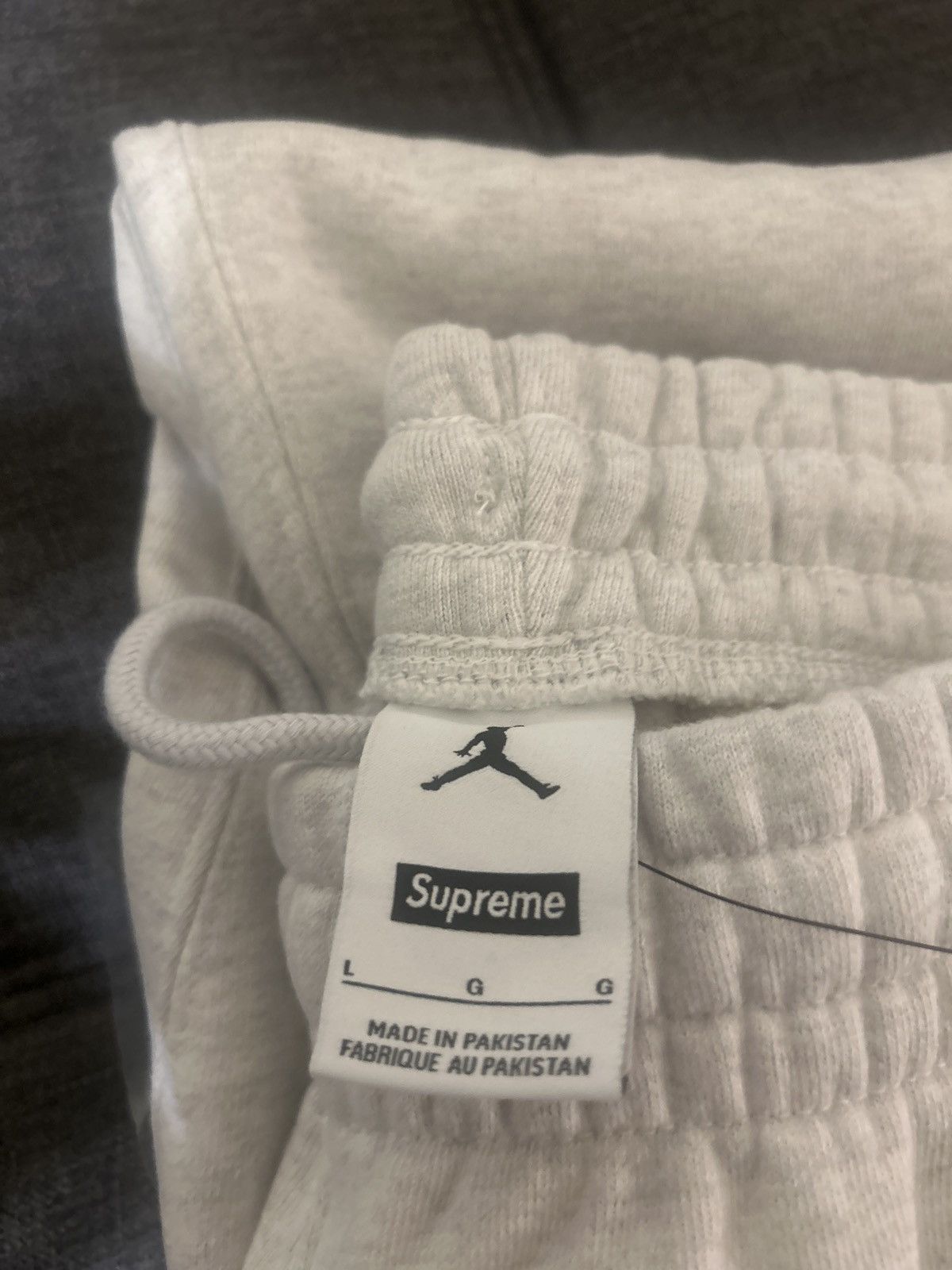 Jordan Brand × Supreme Supreme Jordan Sweatpant (FW24) Ash Grey size L Size US 34 / EU 50 - 5 Thumbnail