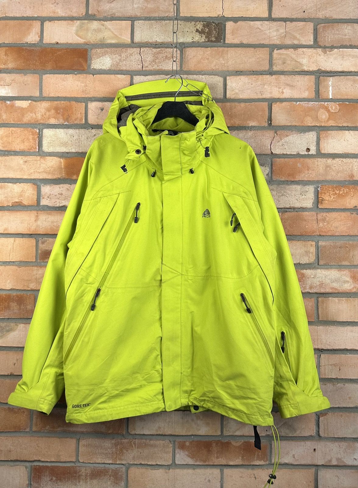 image of Vintage Nike Acg Ski Jacket Goretex in Yellow, Men's (Size Medium)