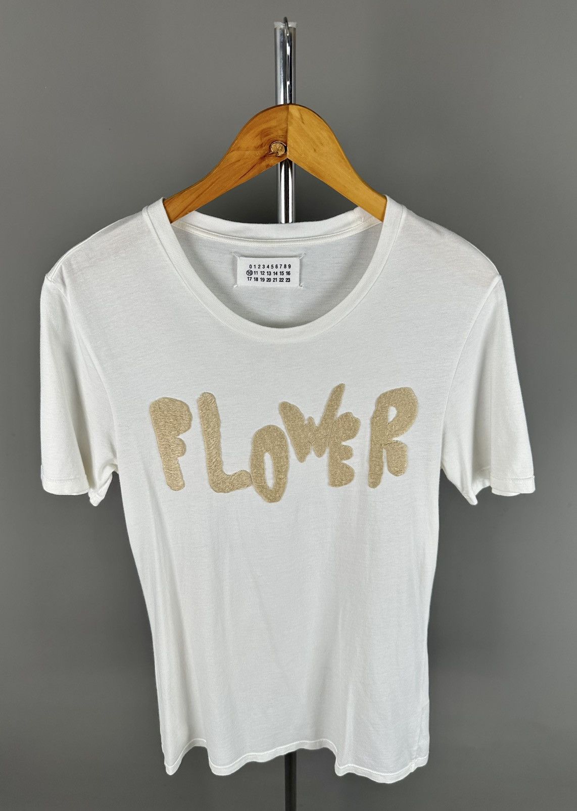 Maison Margiela Maison Margiela - Line 10 - S/S07 Flower Embroidered Tee Size US S / EU 44-46 / 1 - 1 Thumbnail