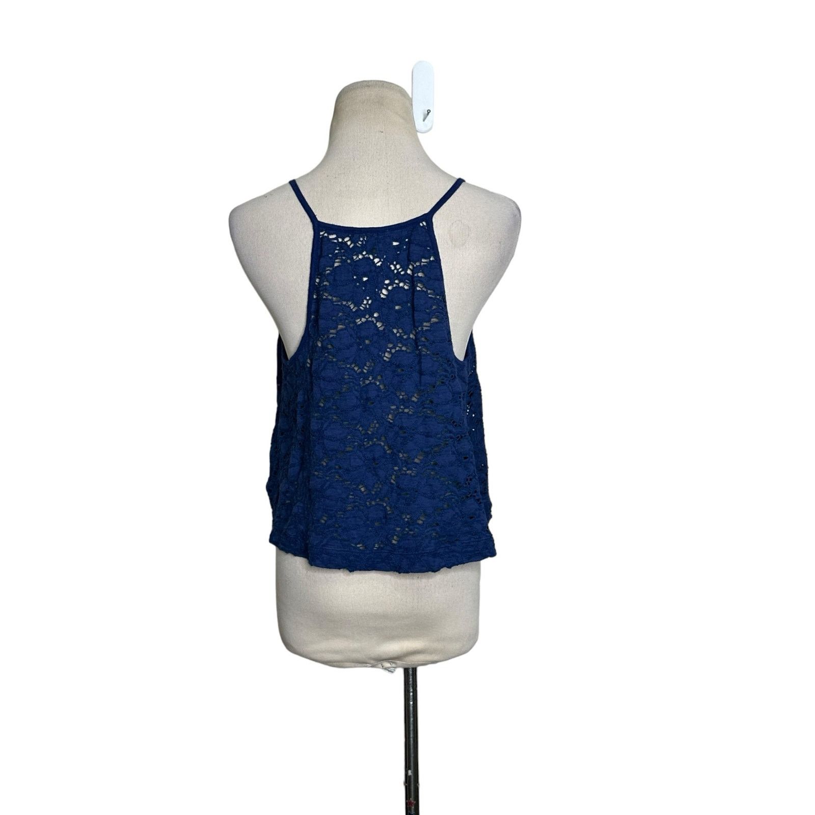 Express Express blue eyelet racer back tank top Cami Size M Size M / US 6-8 / IT 42-44 - 2 Thumbnail