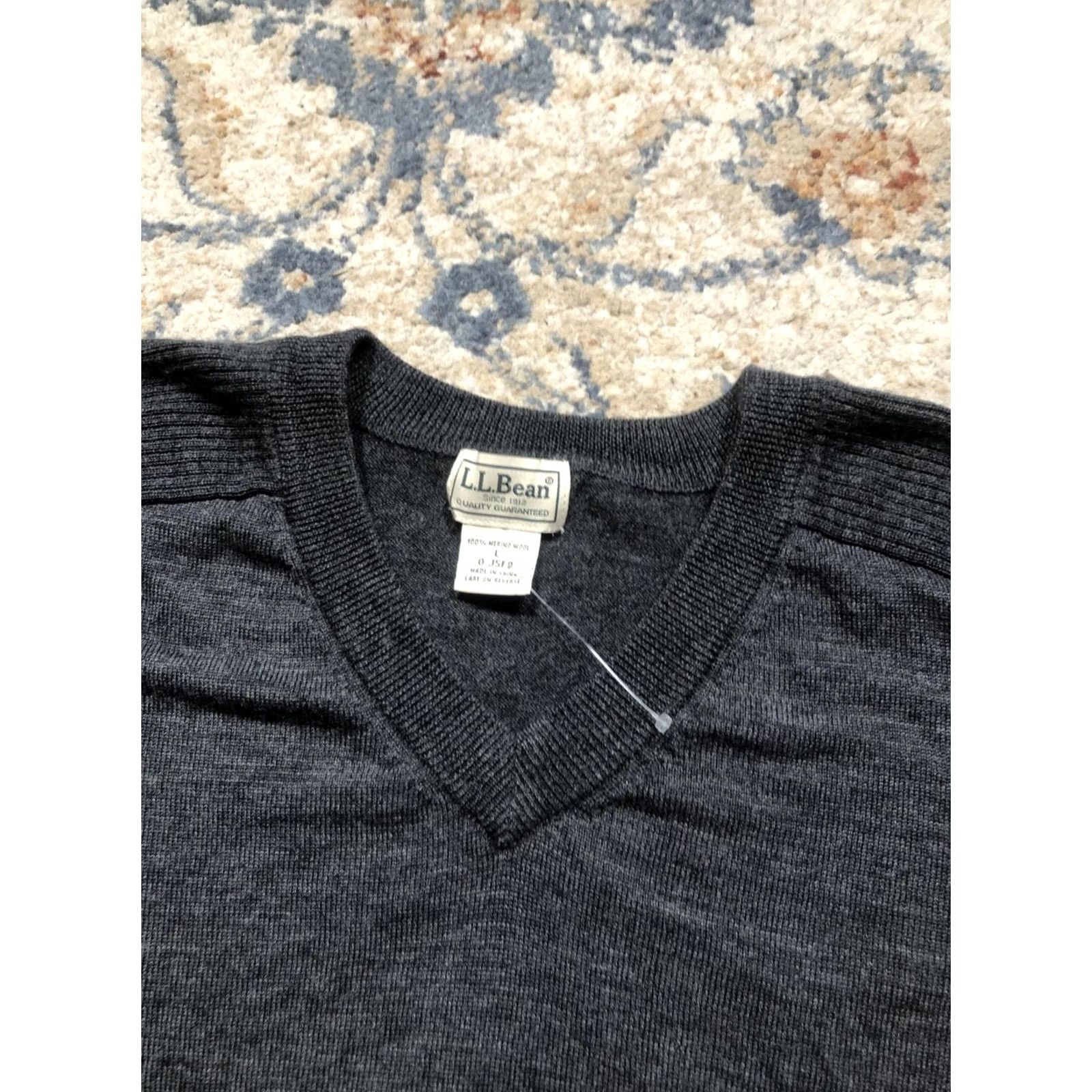Vintage VINTAGE L.L.Bean Sweater Mens L Gray 100% Merino Wool V-Neck Pullover Knit Trim Size US L / EU 52-54 / 3 - 6 Thumbnail