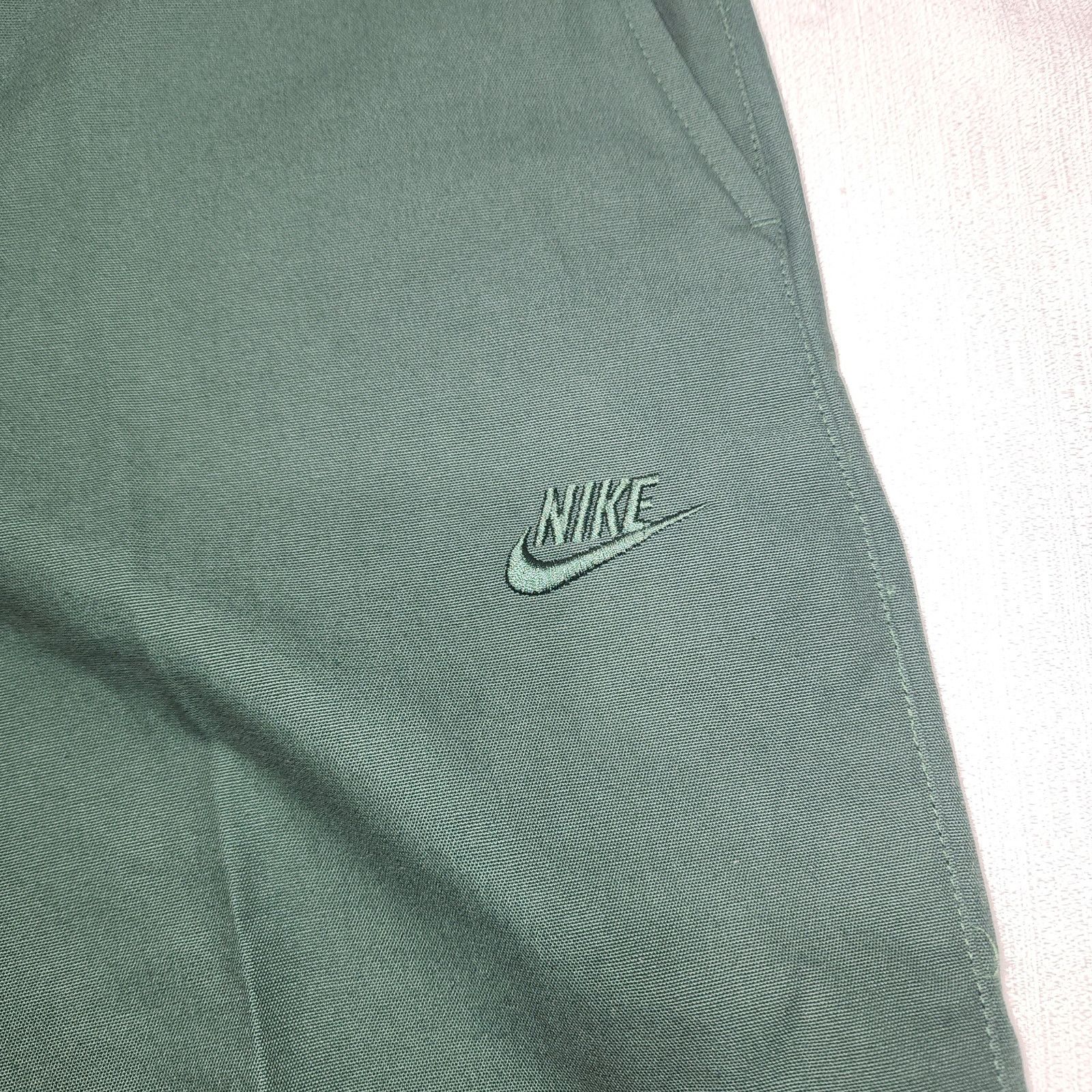 Nike Nike chino shorts men's Green Size medium W32''x L19'' Size US 32 / EU 48 - 2 Thumbnail