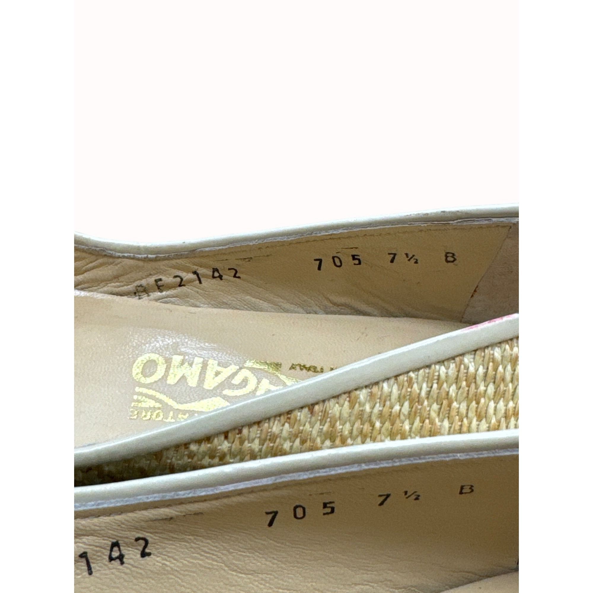 Salvatore Ferragamo Salvatore Ferragamo women’s beige leather shoes flats SKU 63 Size US 7.5 / IT 37.5 - 9 Thumbnail