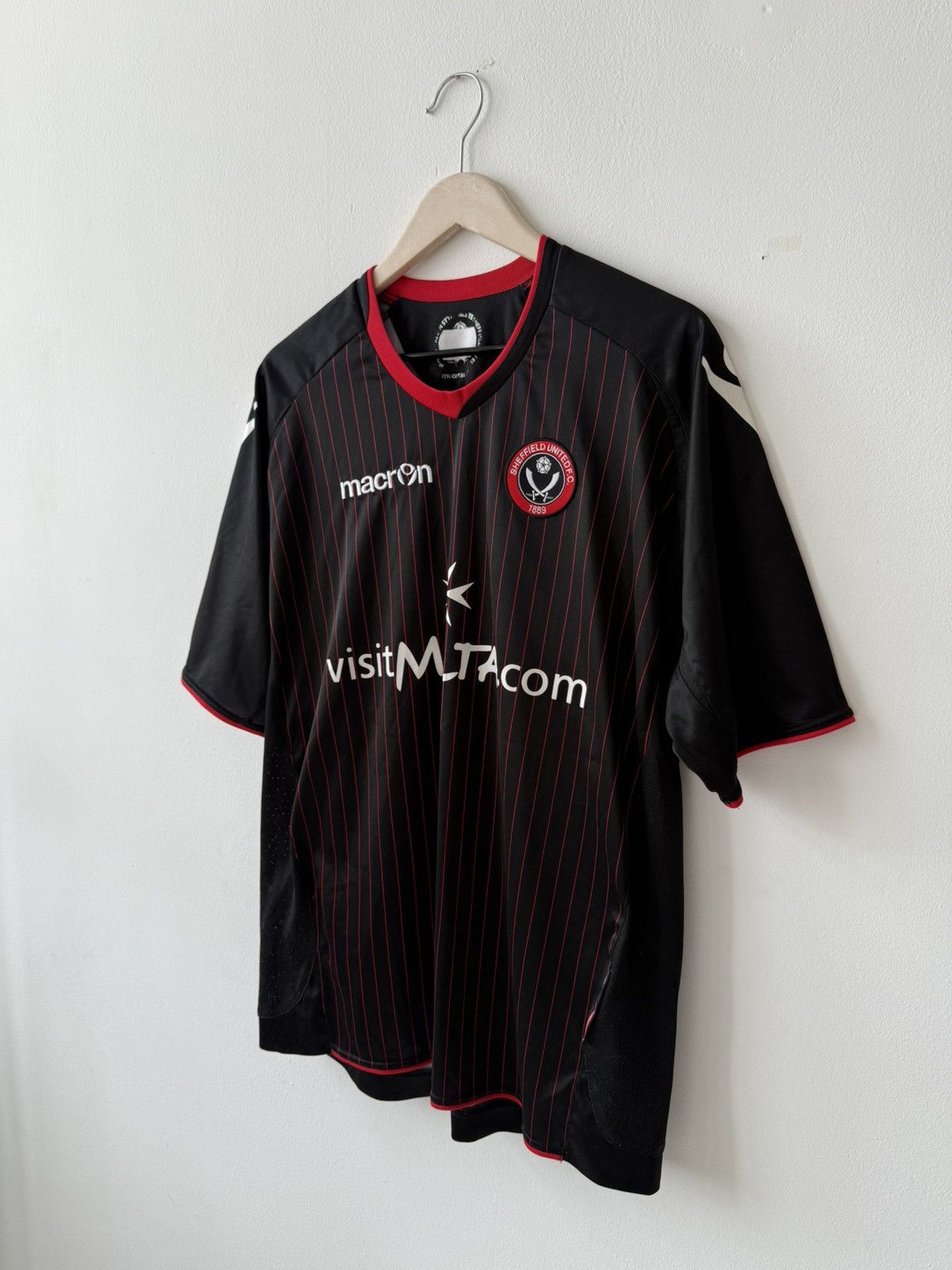 Macron × Vintage Macron Sheffield United 2010/2011 Away Jersey Size US L / EU 52-54 / 3 - 2 Thumbnail