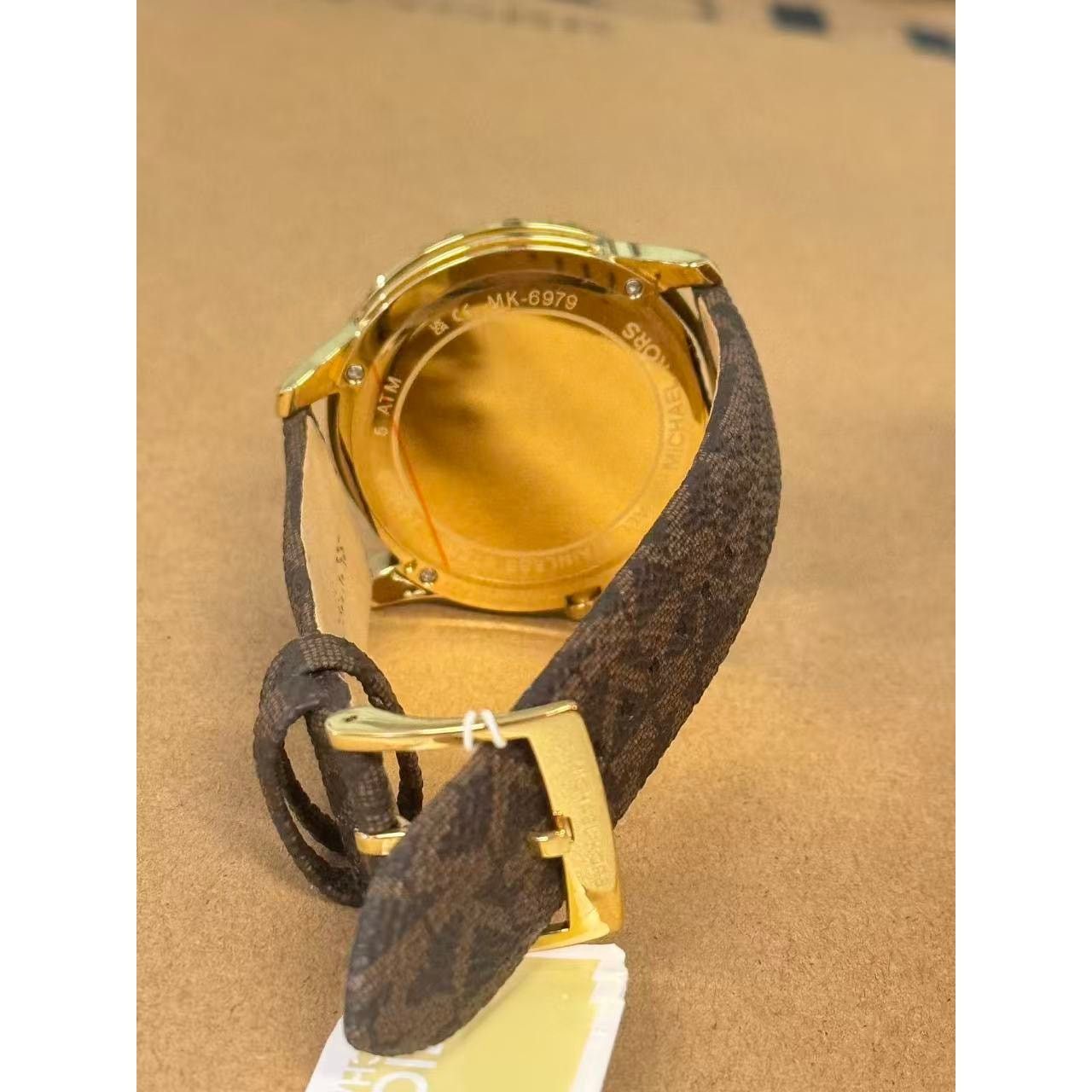 Michael Kors Michael Kors MK6979 Oversized Runway Dive Pavé Logo Watch Size ONE SIZE - 5 Thumbnail