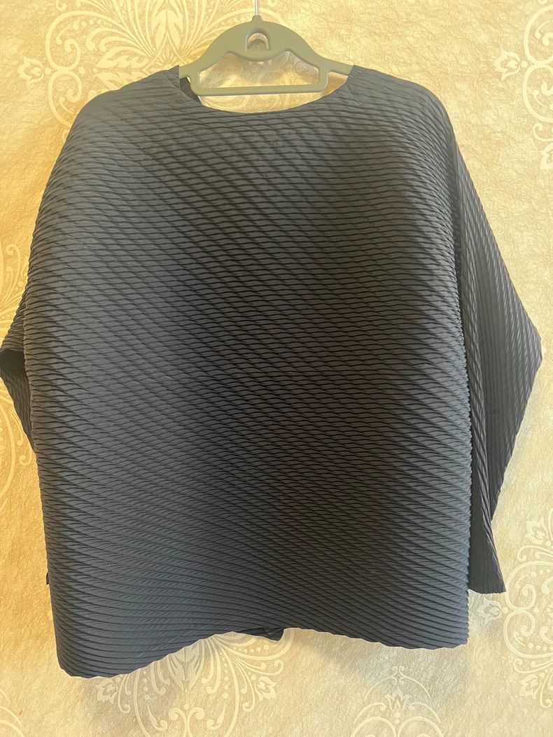 Issey Miyake Issey Miyake size:2 Black small fish-scale coat Size XS / US 0-2 / IT 36-38 - 3 Thumbnail