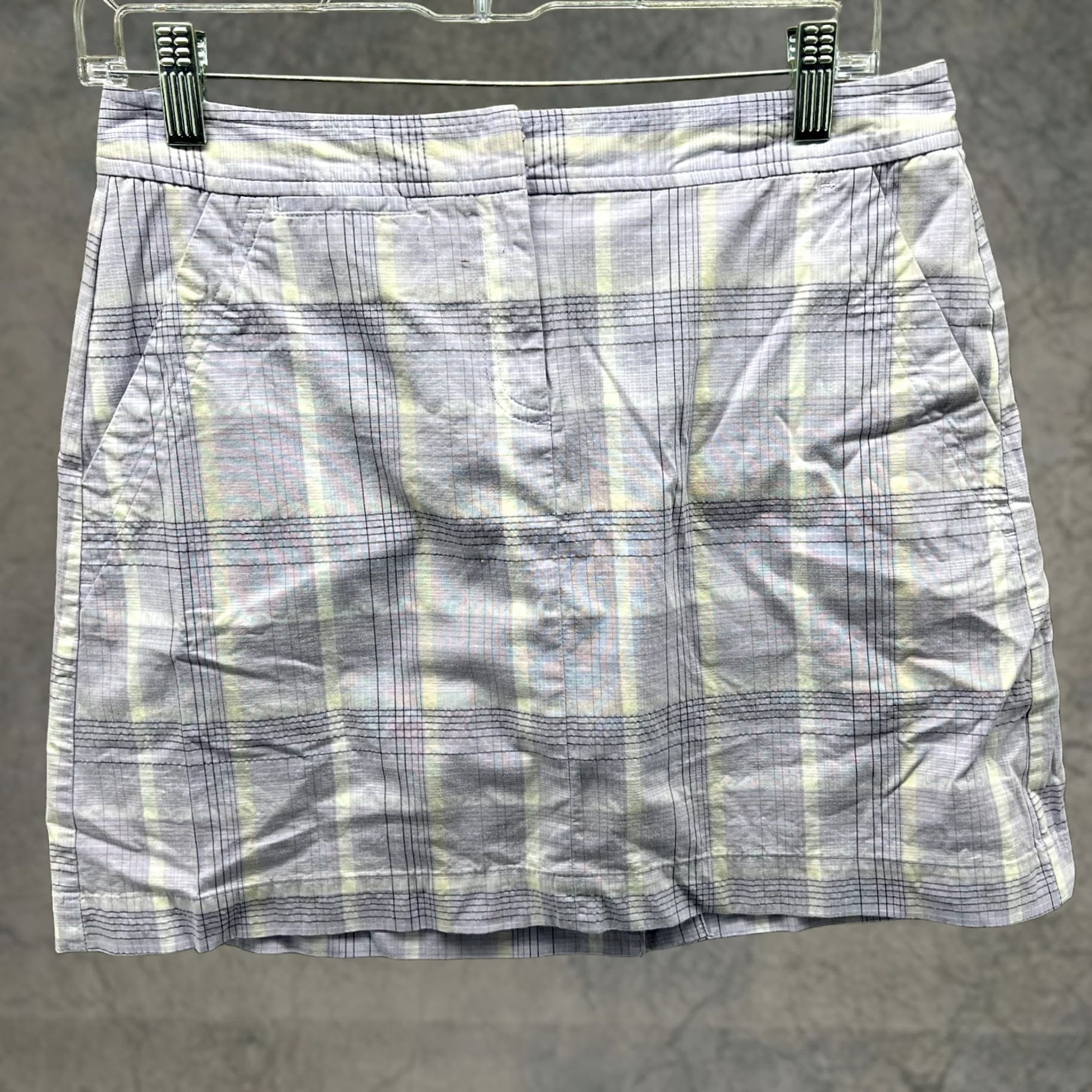 Izod VINTAGE Izod Skirt Women 2 Purple Plaid Golf Skort Athletic Stretch Classic Casual Women, Purple, 2, Golf, Skirt, Izod, Vintage, Activewear Size 26" / US 2 / IT 38 - 1 Thumbnail