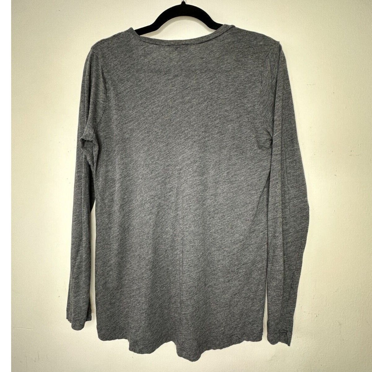 Splendid Splendid Gray Light Long Sleeve Deep VNeck Sweater Top Med Size M / US 6-8 / IT 42-44 - 4 Thumbnail