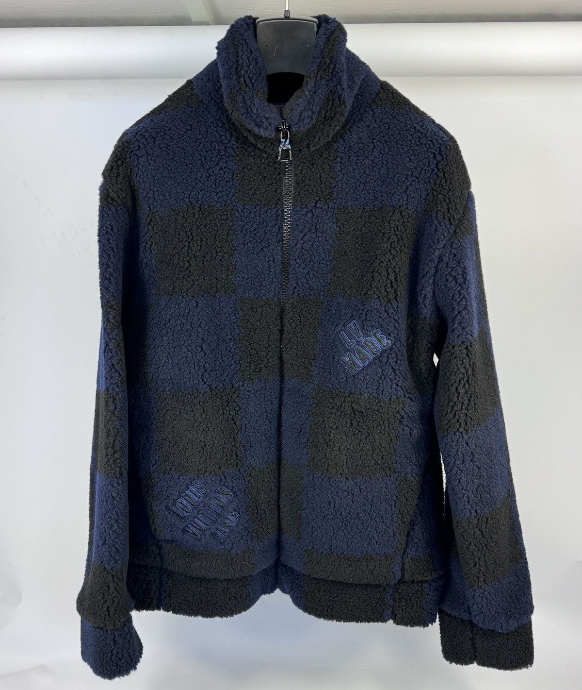 Louis Vuitton LV MADE PATCH DEMIER PRINT FLEECE JACKET 1A9M86 Size US M / EU 48-50 / 2 - 1 Thumbnail