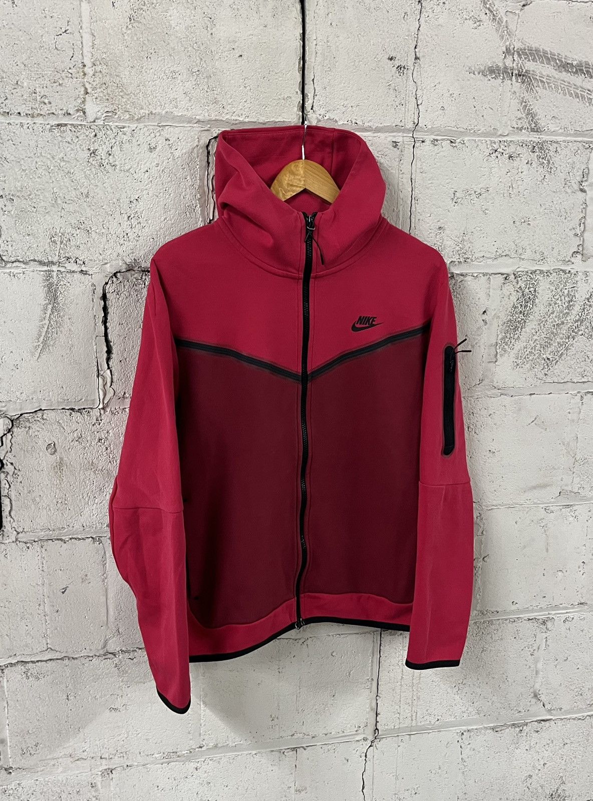 Nike Nike tech zip up fleece hoodie rare pink color streetwear Size US L / EU 52-54 / 3 - 1 Thumbnail
