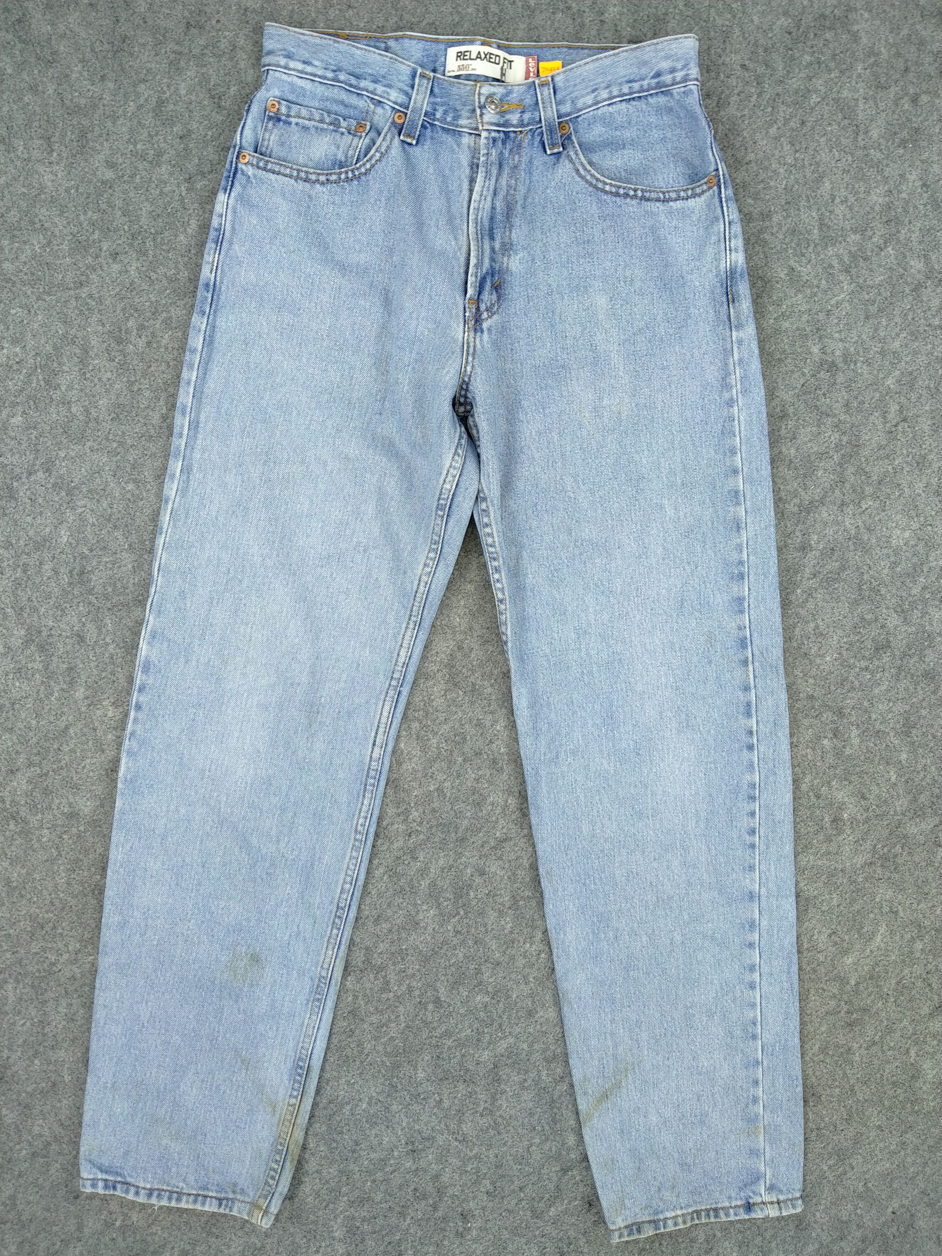 Vintage Light Wash Vintage Levi's 550 Relaxed Fit Denim -JN454 Size US 31 - 1 Thumbnail