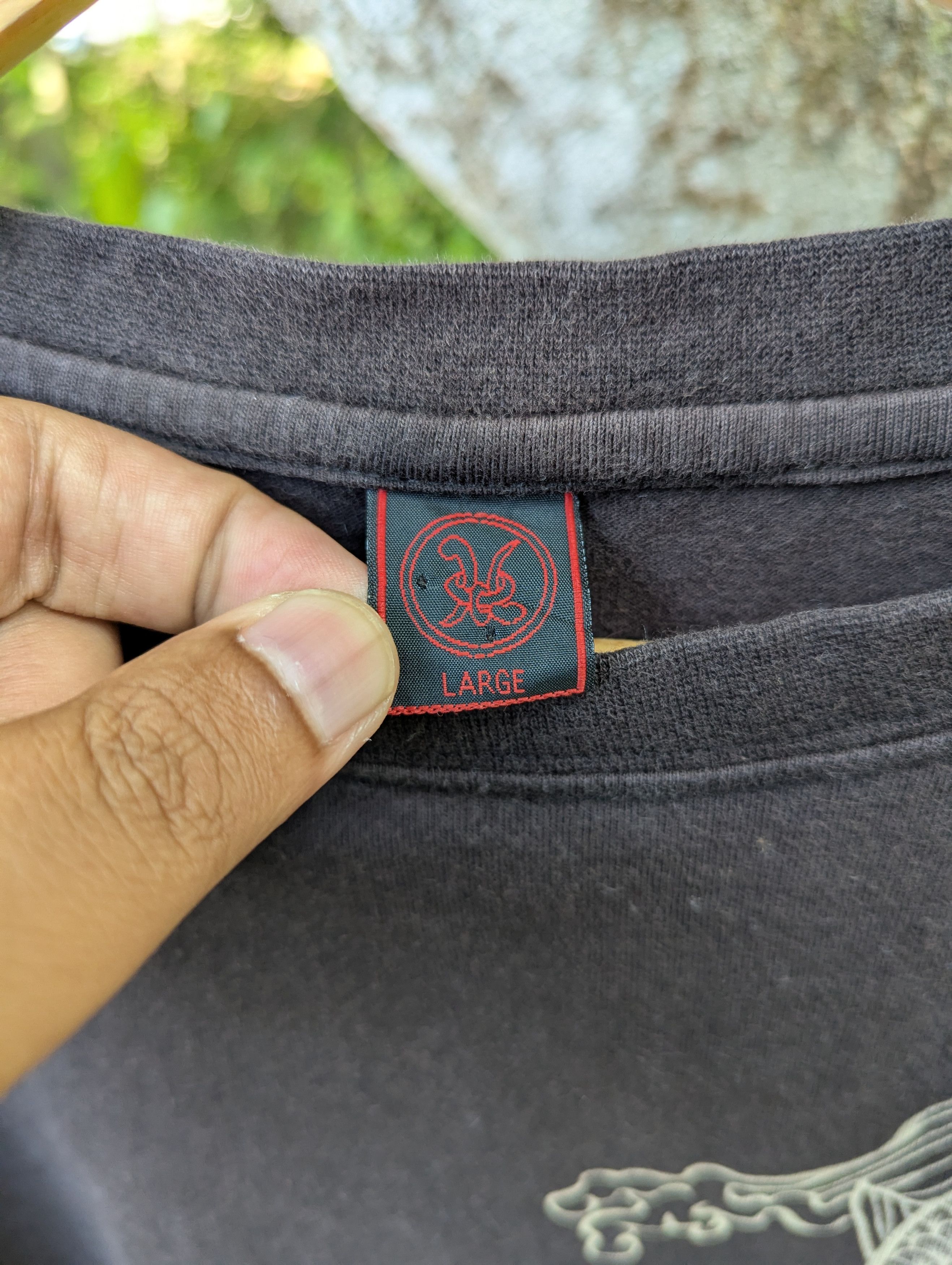 Japanese Brand 🔥FREE SHIPPING🔥Cropped Heads 🇯🇵 Embroidered Koi Fish Tshirt Size US L / EU 52-54 / 3 - 4 Thumbnail