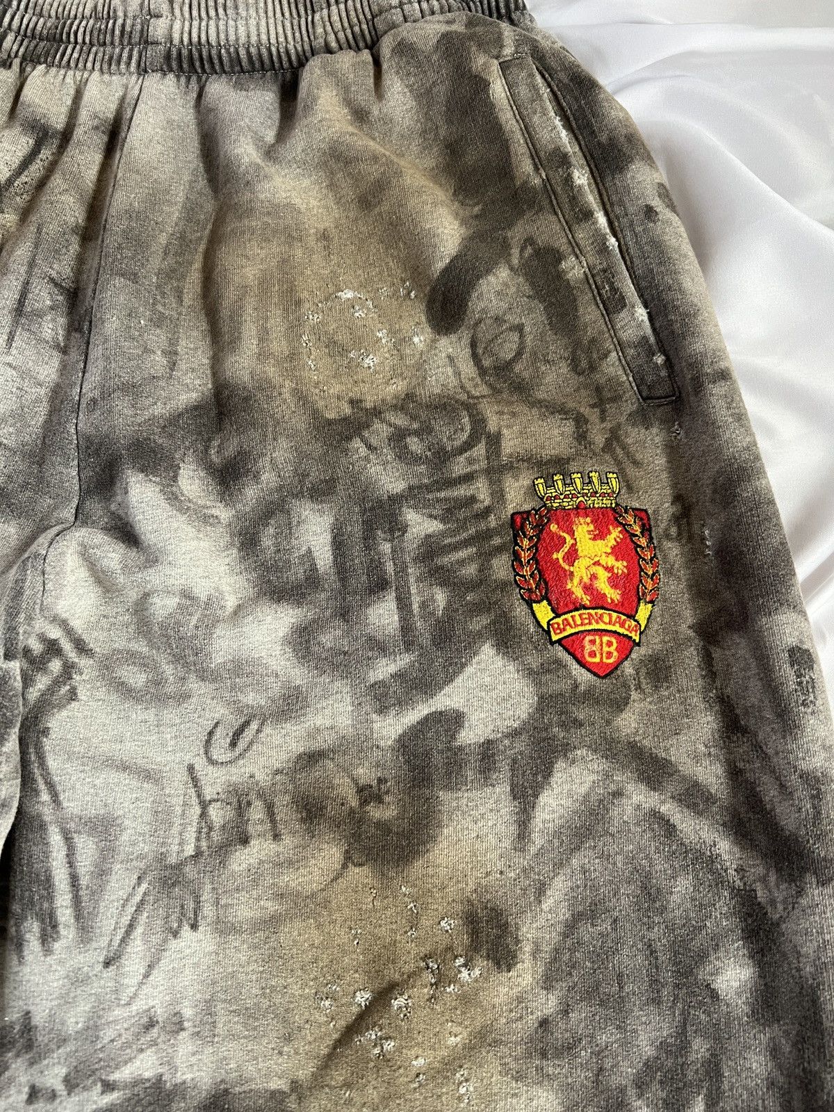Balenciaga Balenciaga SS23 Grey Graffiti Skate Jogger Sz. S Size US 30 / EU 46 - 4 Thumbnail