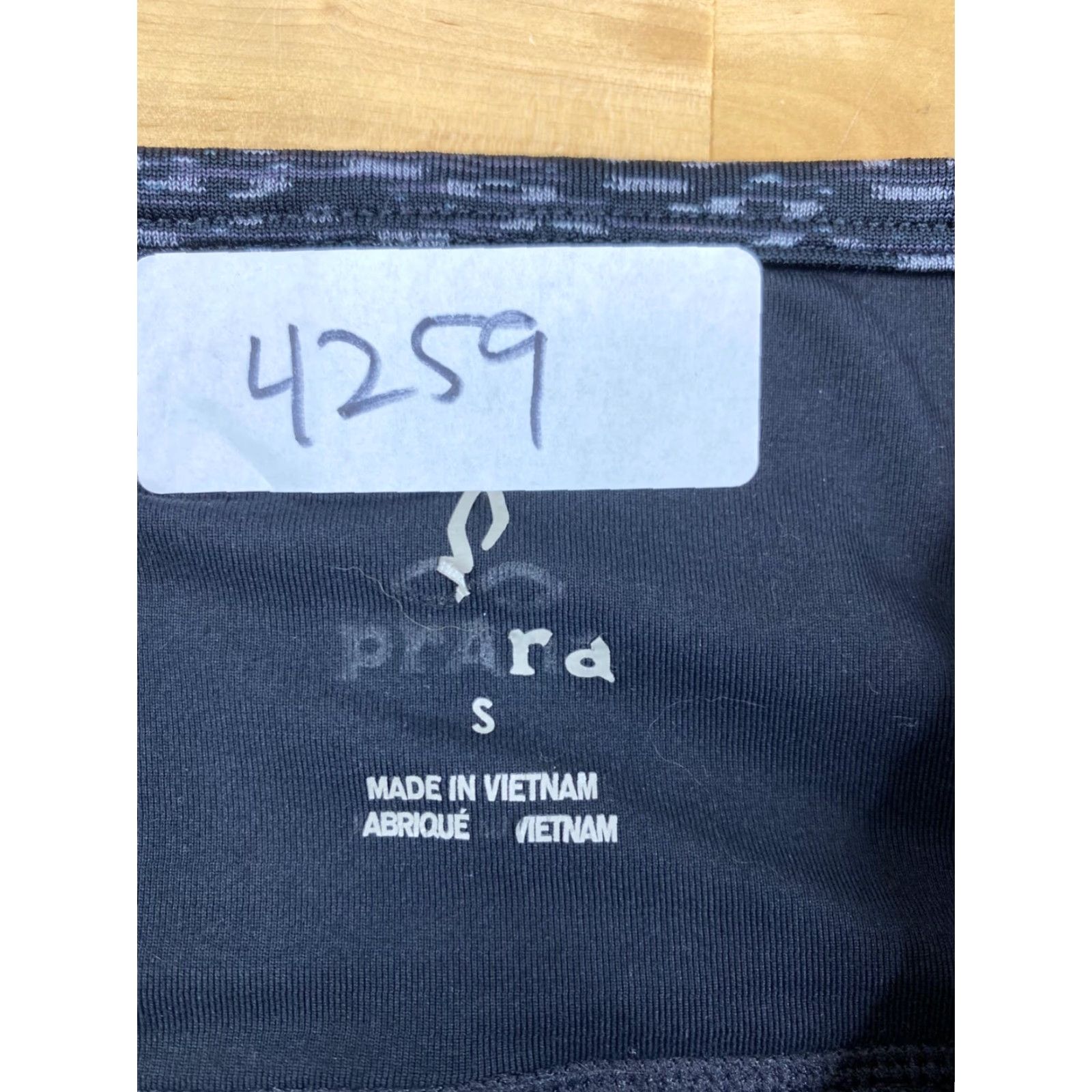 Prana prAna Capri Leggings S Women Yoga Blue Regular Size S Capri Leggings Yoga prAna Women Blue Capri Leggings S 4259 Size 28" / US 6 / IT 42 - 2 Thumbnail