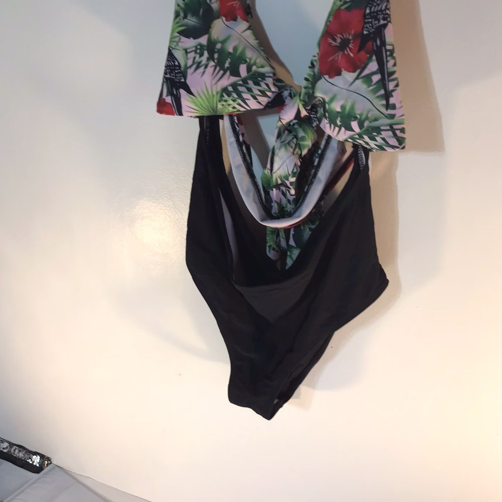 Shein Shein Women’s One Piece Swimsuit Tropical Flower Cutouts Size L Multicolor Beachwear Size ONE SIZE - 2 Thumbnail