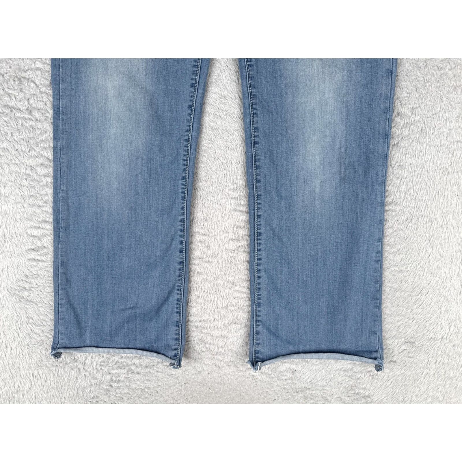 Vintage Revery Jeans Womens 30 Bootcut Denim Light Blue Mid Rise Stretch 30x27 Size 30" / US 8 / IT 44 - 2 Thumbnail
